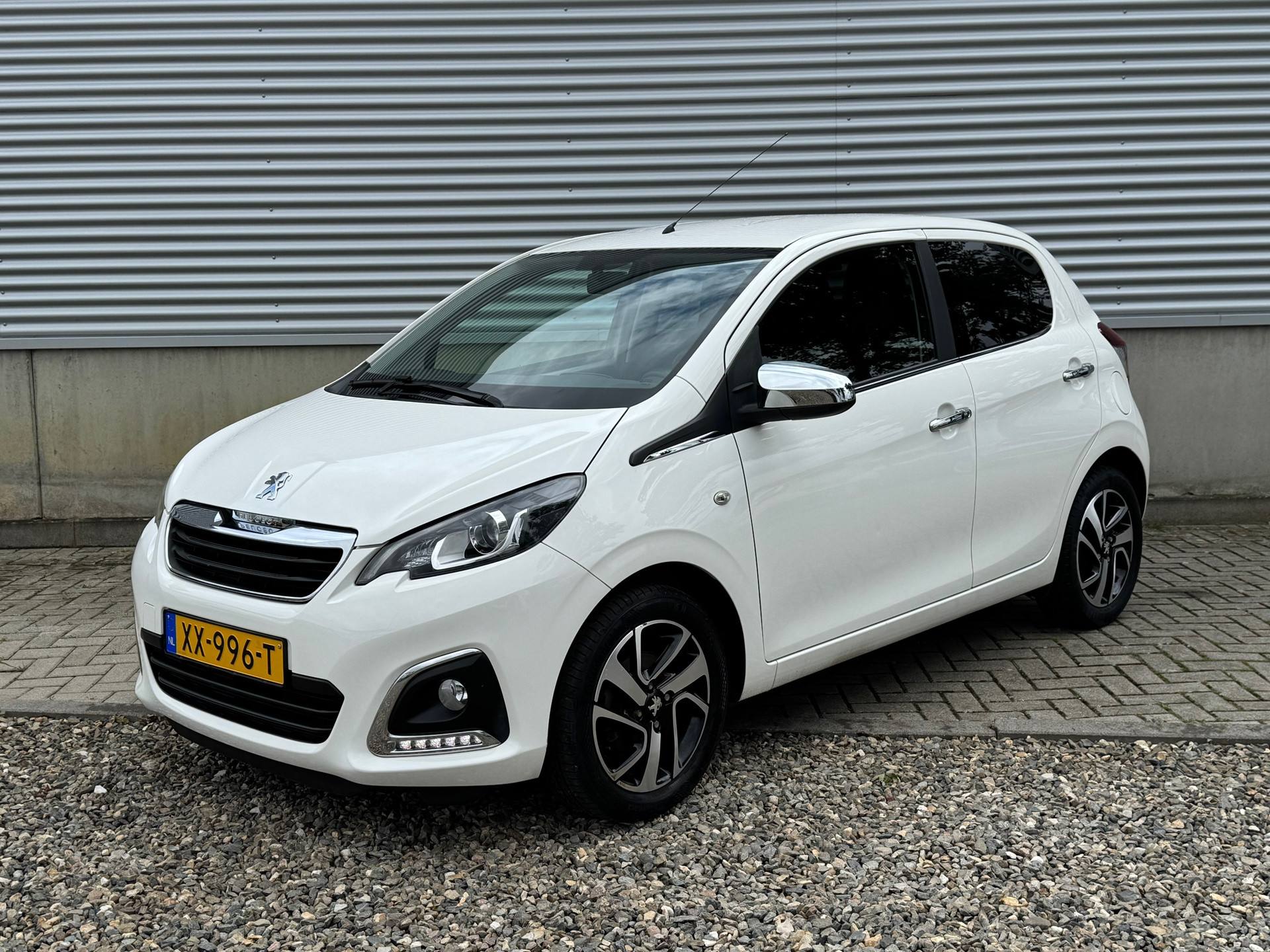 Peugeot 108 1.0 e-VTi Allure [ ecc,camera,cruise,lmv ] 2019 - voorkant
