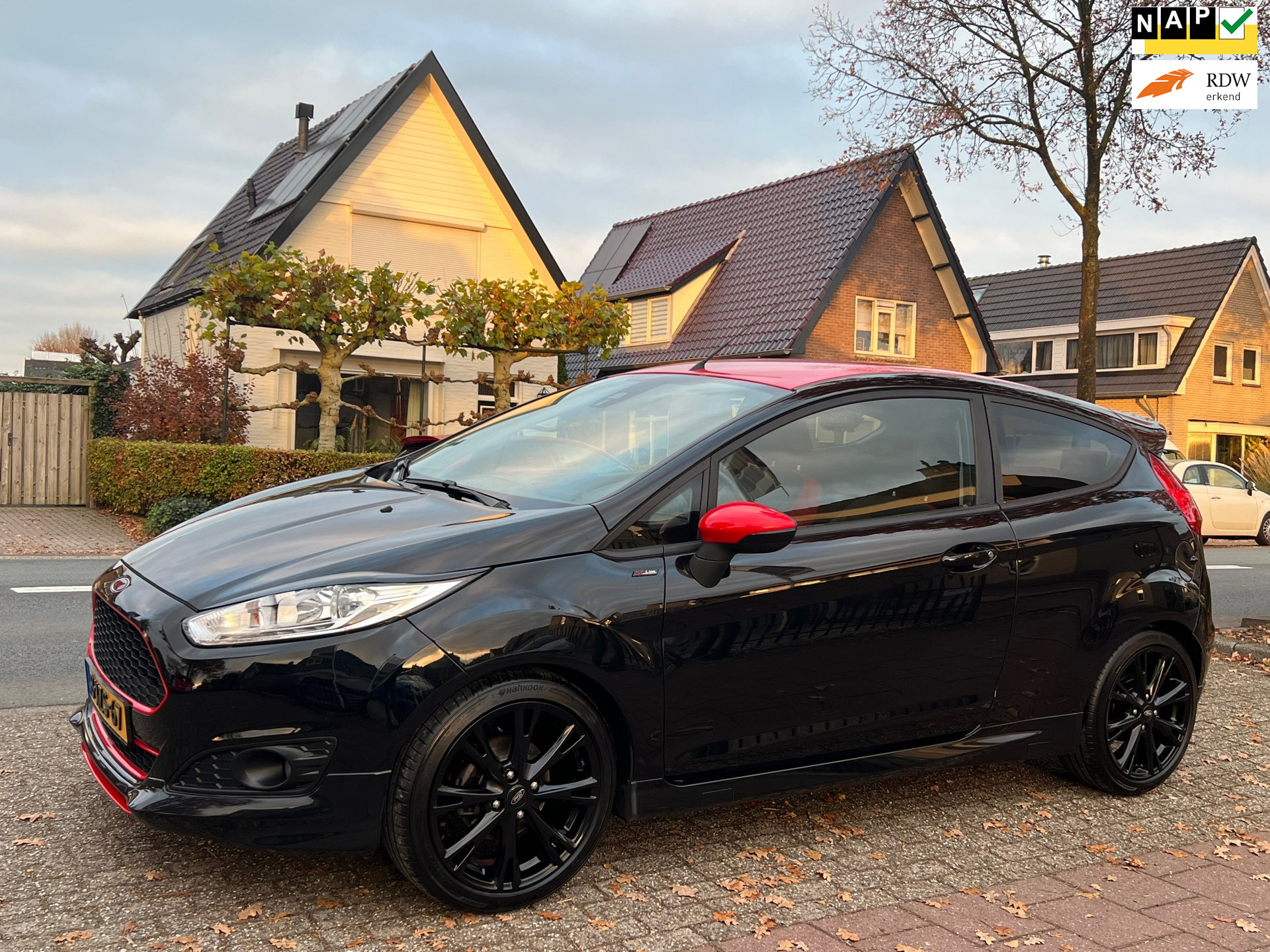 Ford Fiesta Red/Black Edition 99.000 km NAP - APK T/M 01-2027!! 2014 - voorkant