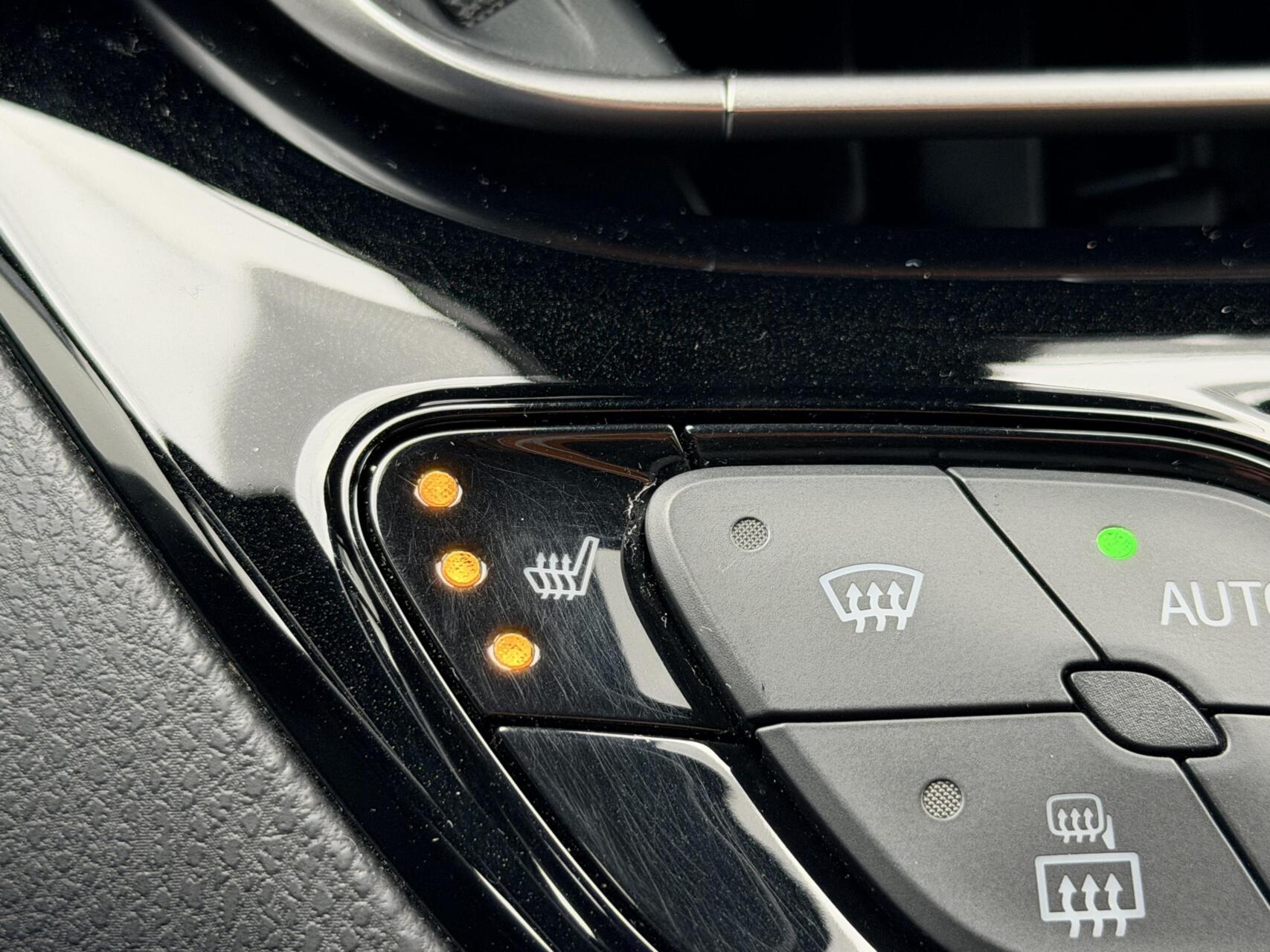 Foto van Toyota Toyota C-hr