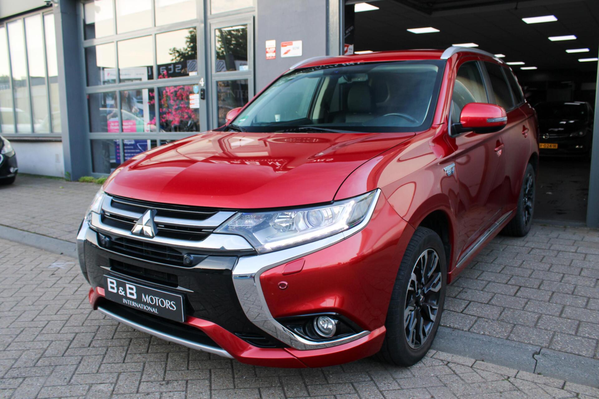 Foto van MITSUBISHI MITSUBISHI OUTLANDER
