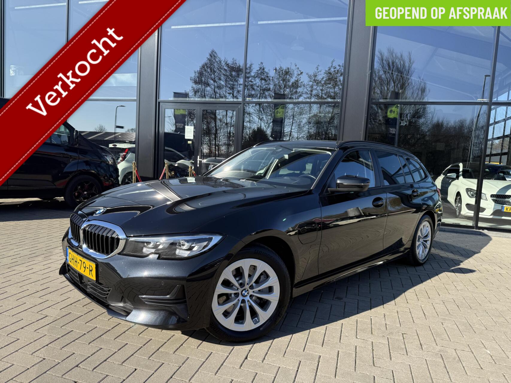 Foto van BMW 330E XDRIVE
