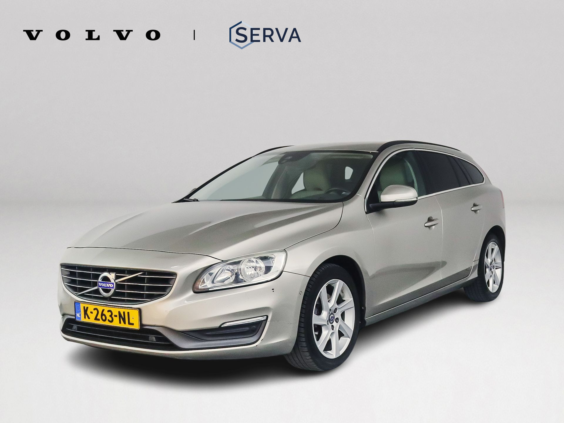 Volvo V60 D4 Summum | Park assist | Stoelverwarming 2015 - voorkant