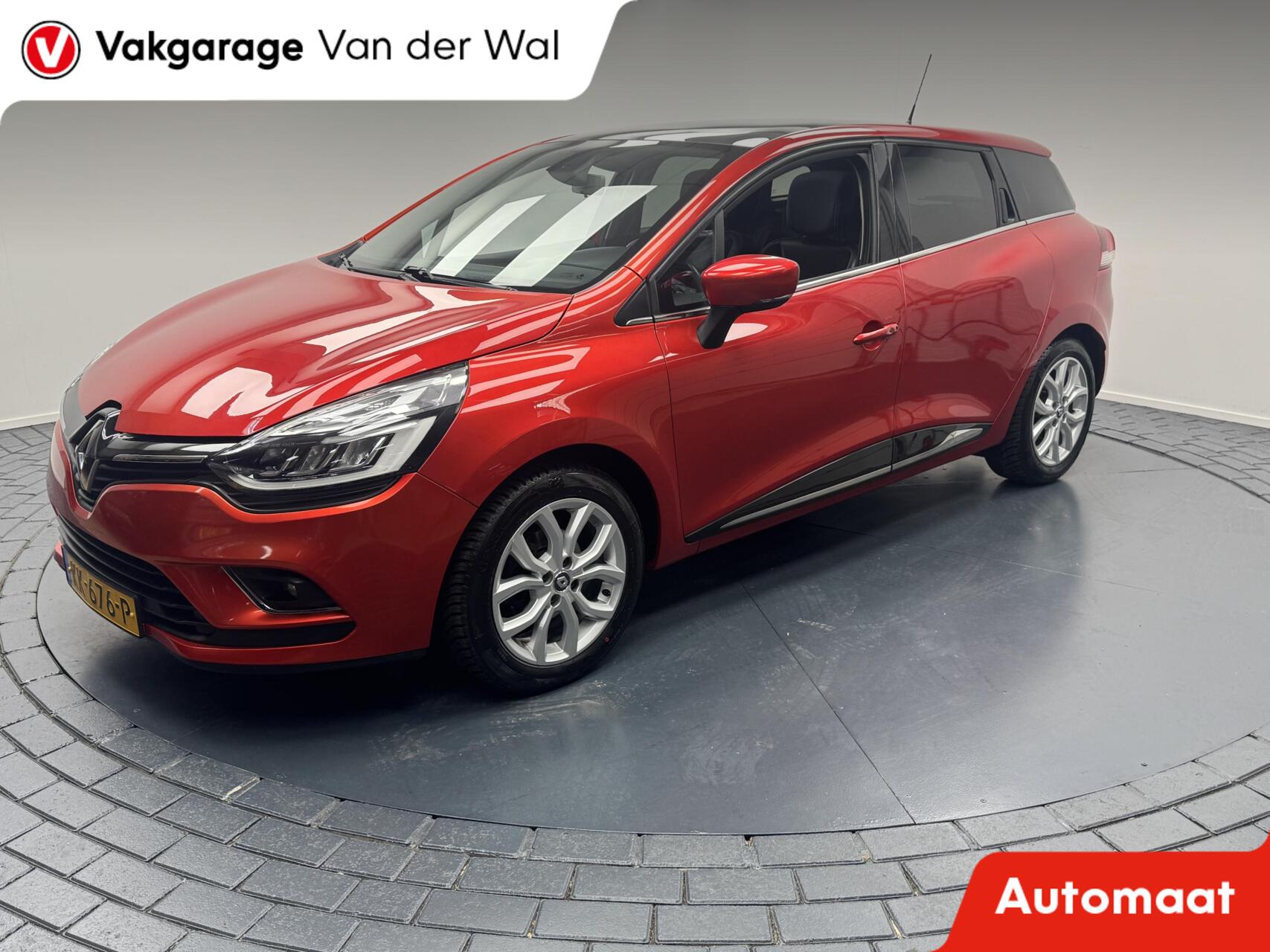 Renault Clio 1.2 TCe Automaat-Trekhaak-Panoramadak-Navigatie-Cr.contr-Clima-Parkeersensoren-Lm16''velgen 2016 - voorkant