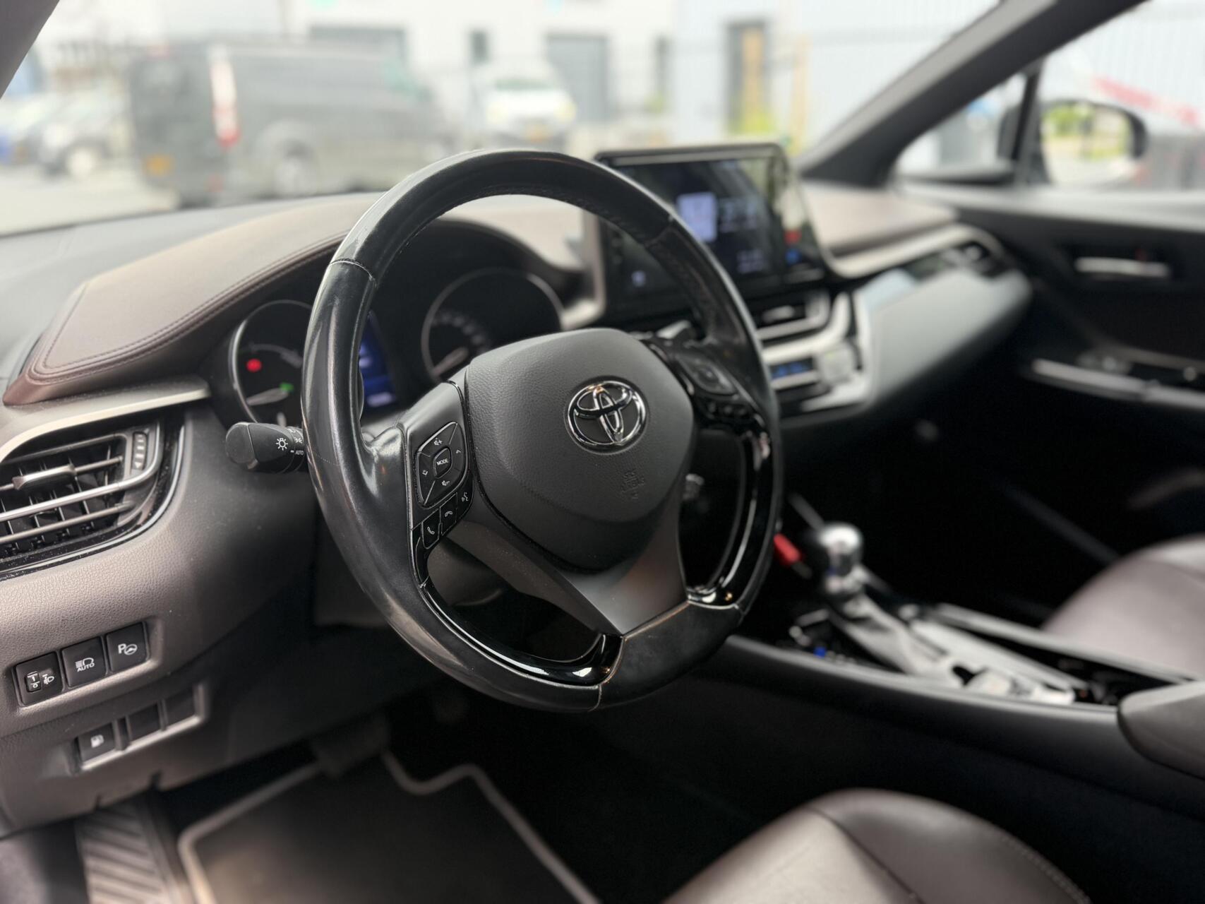 Foto van Toyota Toyota C-hr