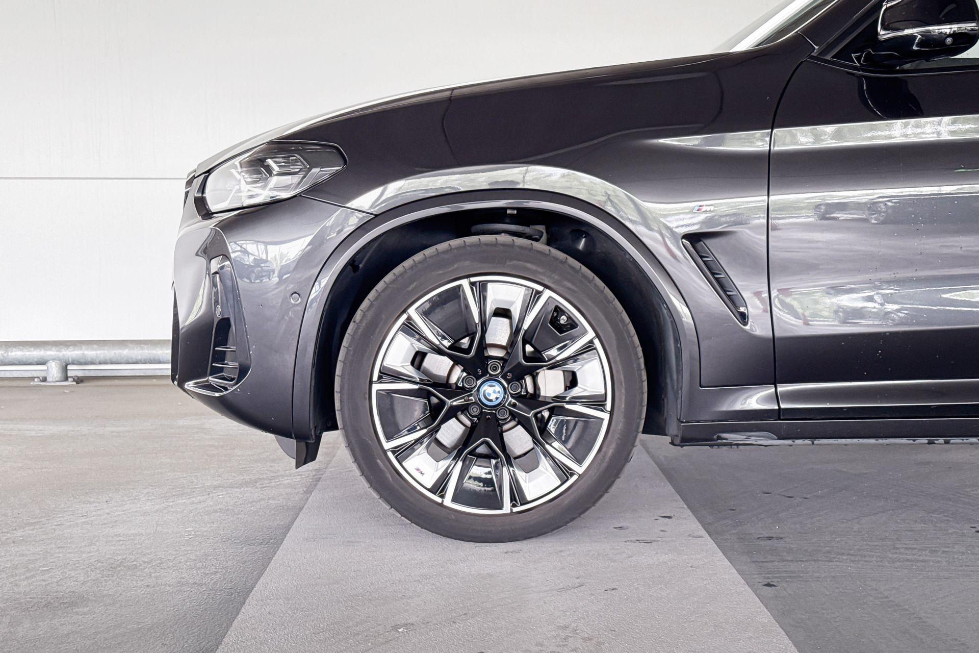Foto van BMW Ix3