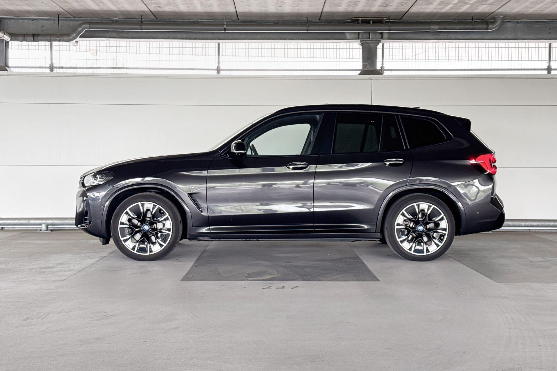 Foto van BMW Ix3