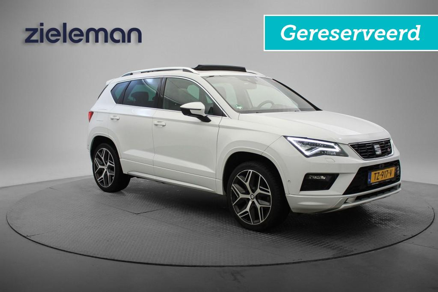 Seat Ateca 1.5 TSI FR Business Intense Automaat - Panorama, Camera, Beats, Keyless, Stoelverw. 2018 - voorkant