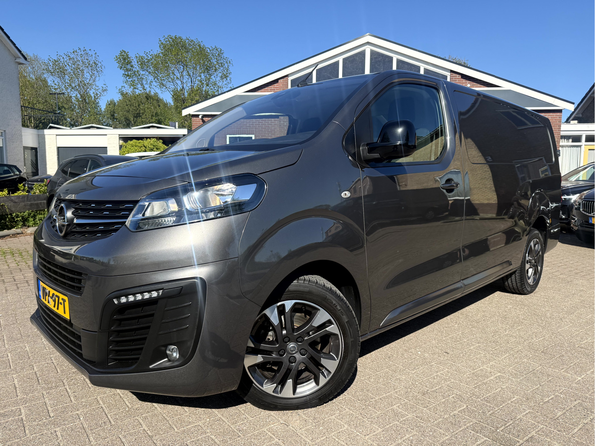 Opel Vivaro 2.0 CDTI L3H1 Innovation 2022 - voorkant