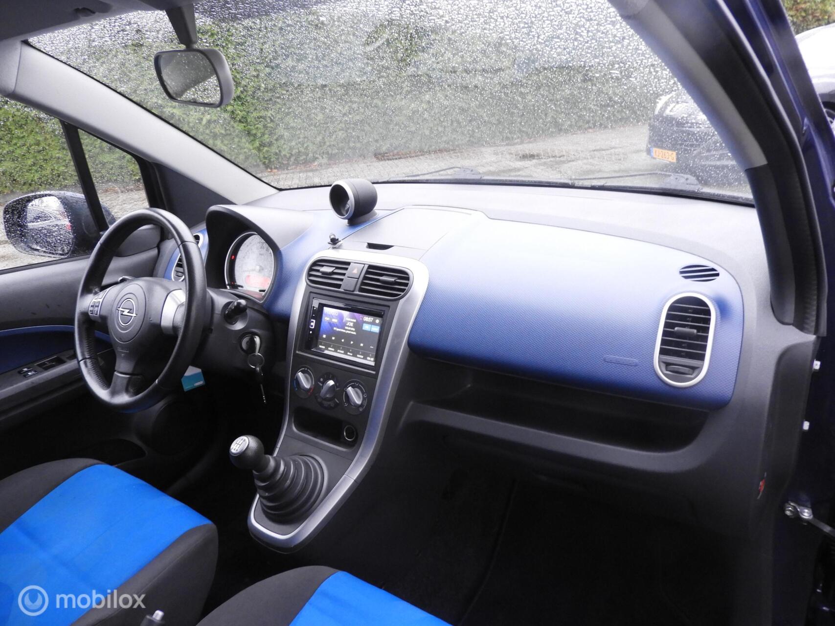 Foto van Opel Agila
