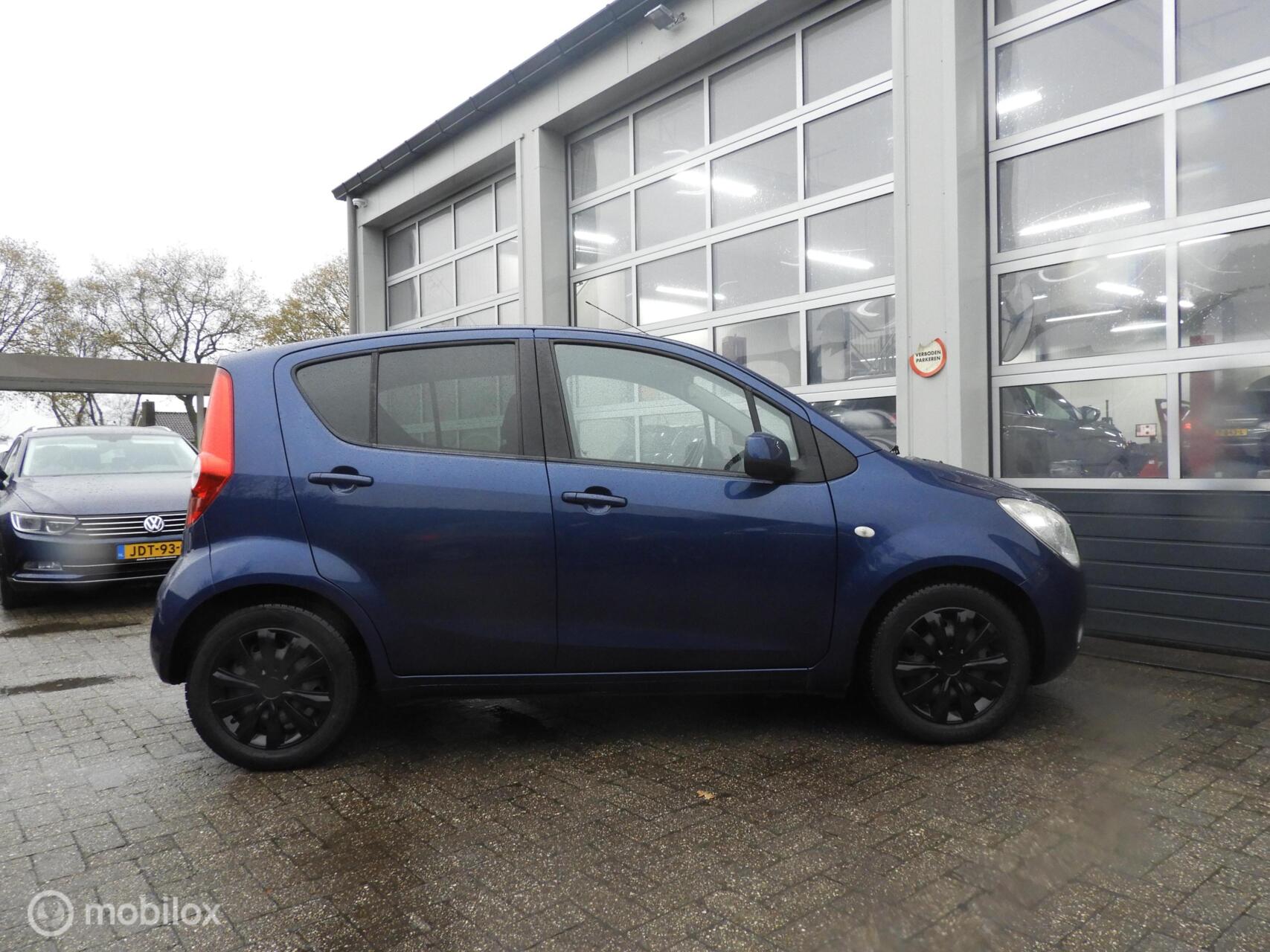 Foto van Opel Agila