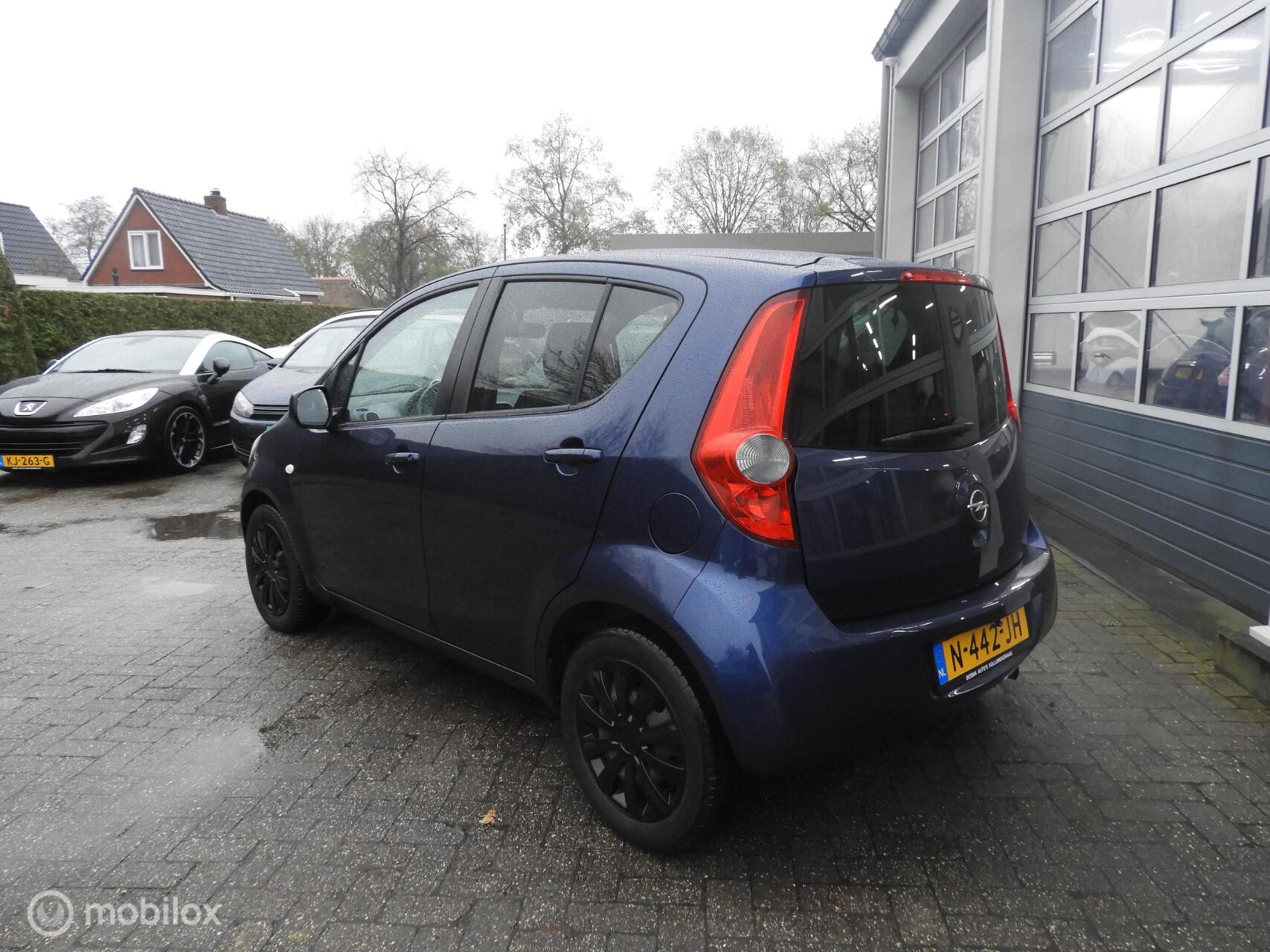 Foto van Opel Agila