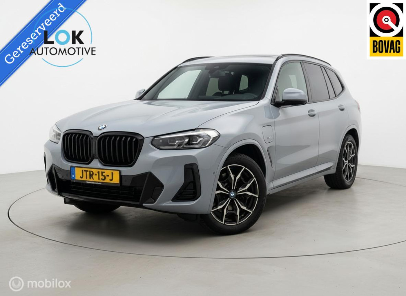 BMW X3 xDrive30e High Executive M PANO|LEDER|CAMERA|LED|MSPORT 2022 - voorkant