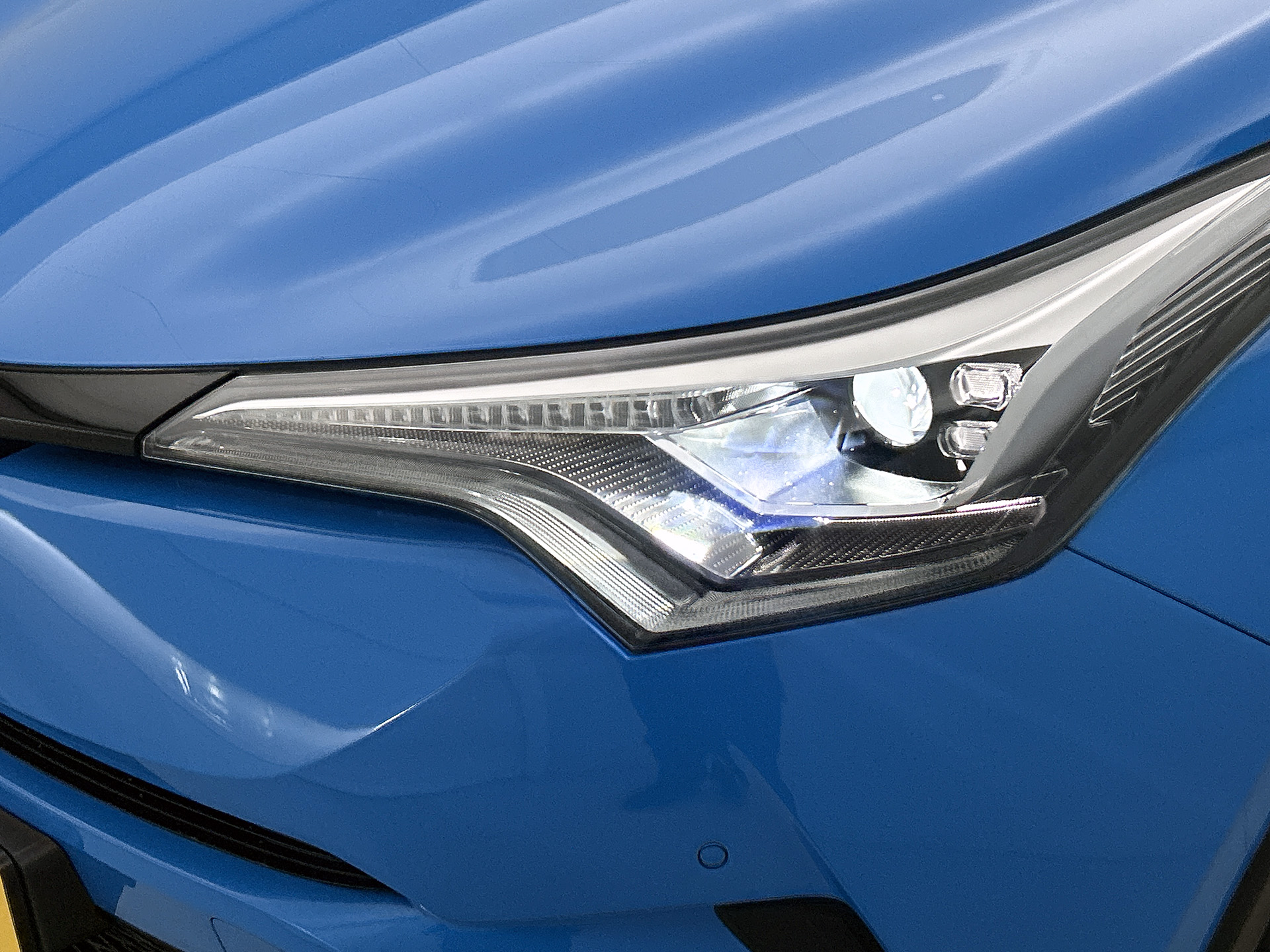 Foto van Toyota Toyota C-hr