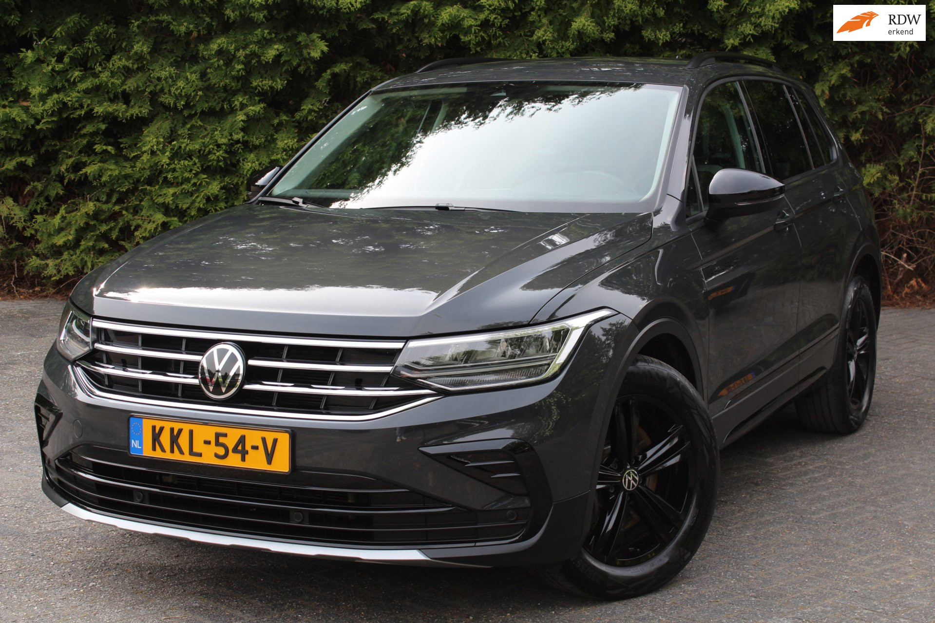 Volkswagen Tiguan 2.0 TSI 4Motion Urban Sport 190PK Automaat | Parkeercamera | Apple/Android Carplay | Stoelverwarming 2022 - voorkant