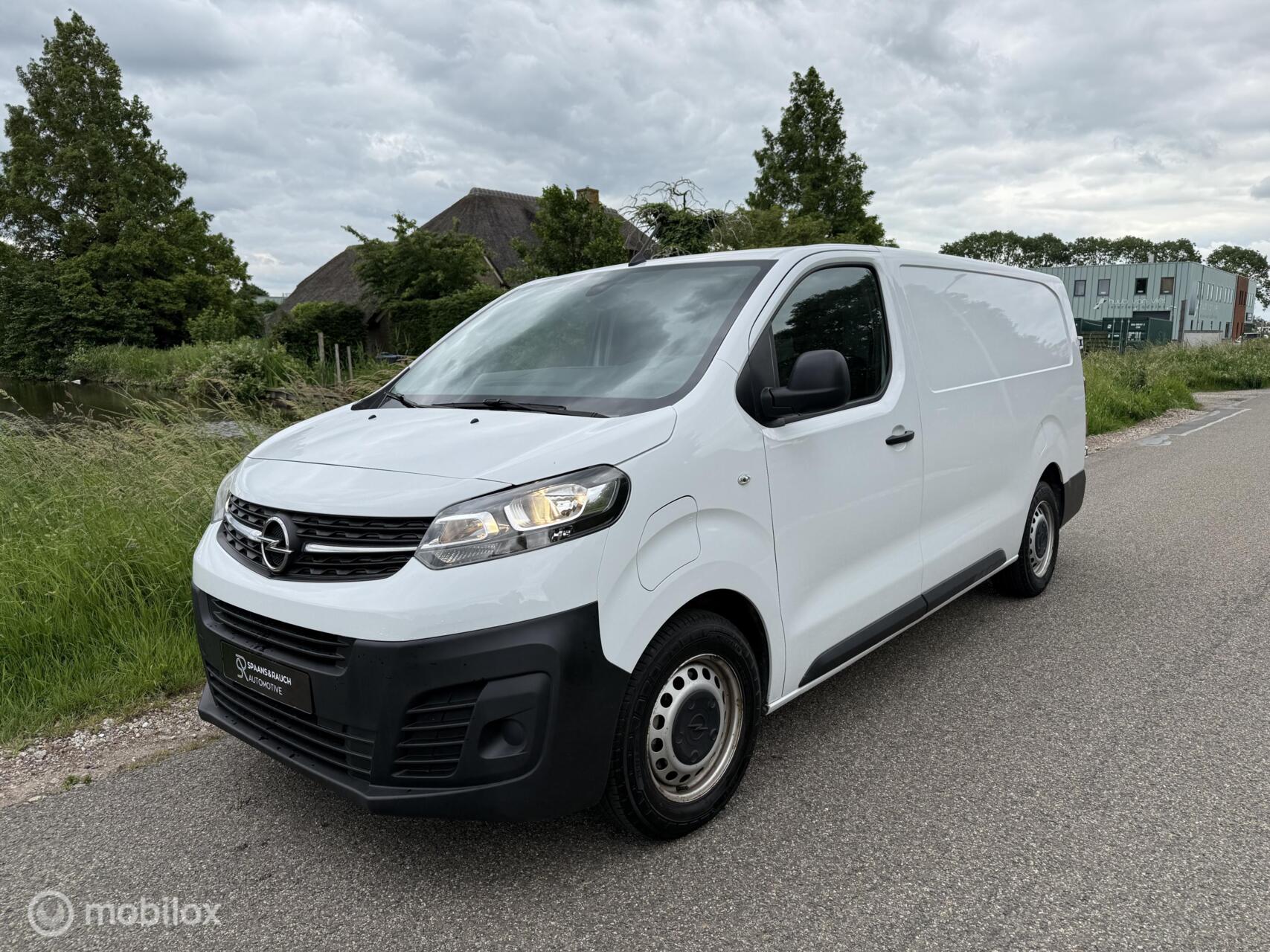 Foto van Opel Vivaro Electric