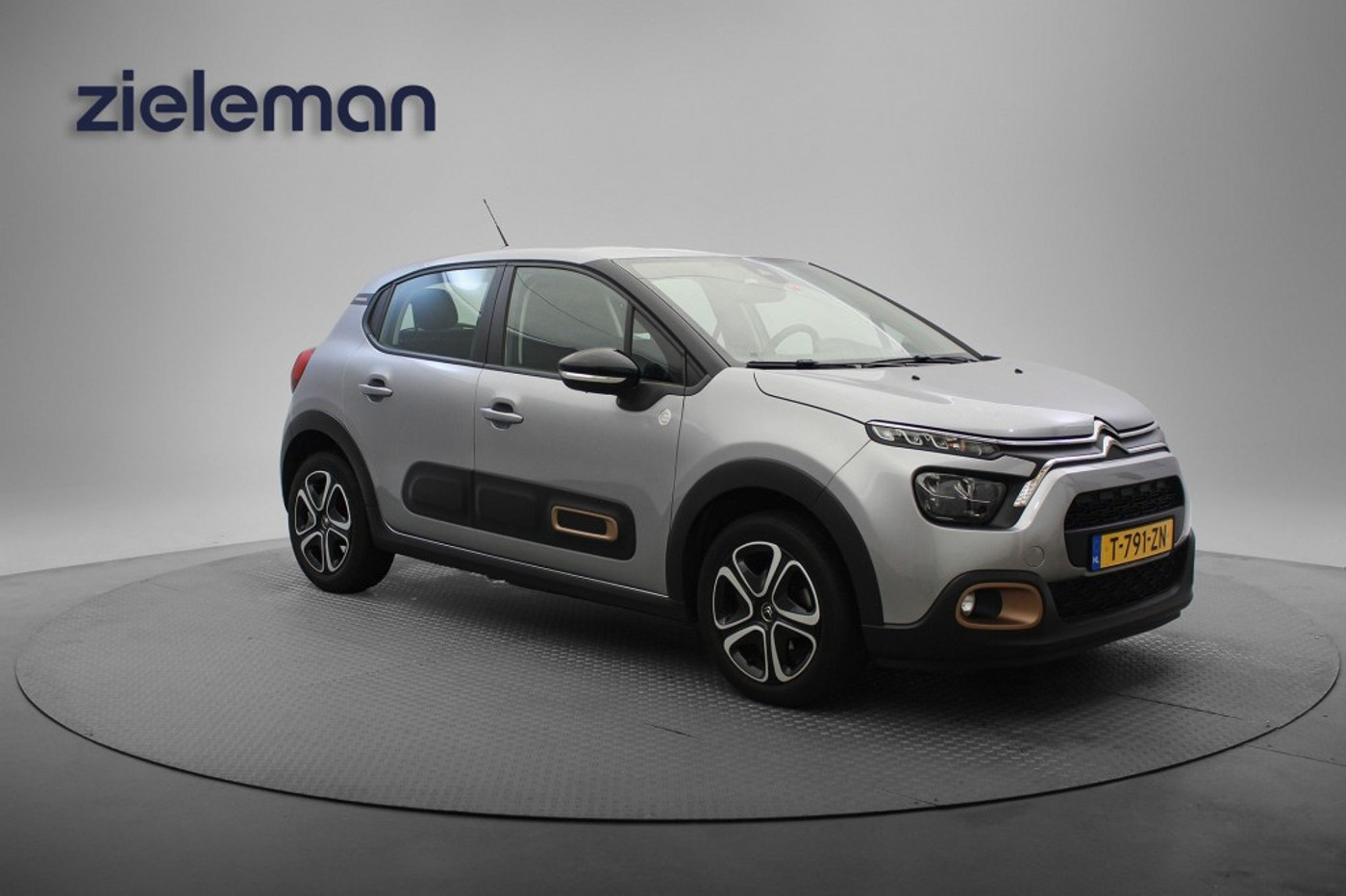 Citroen C3 1.2 PureTech C-Series - Carplay, Navi, Cruise 2023 - voorkant