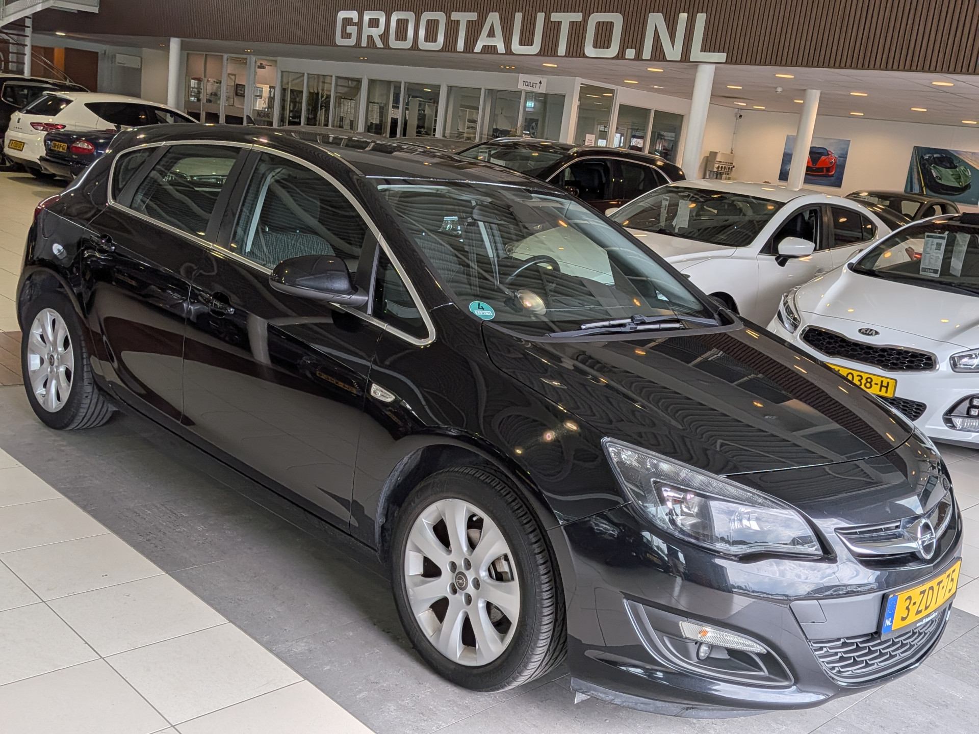 Opel Astra 1.4 Turbo Blitz 2014 - voorkant