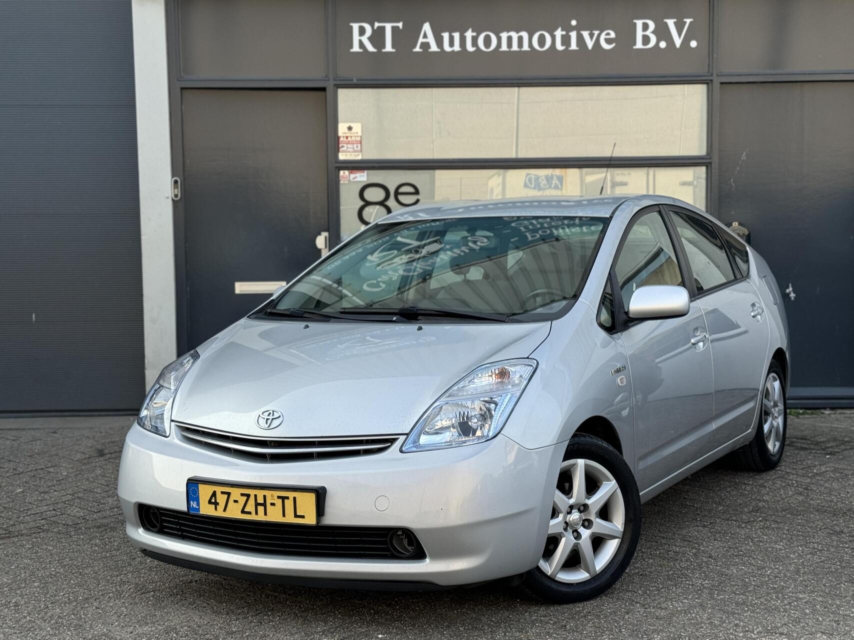 Toyota Toyota Prius 1.5 VVT-i Cruise / Clima / Camera Dealer OH 2008 - voorkant