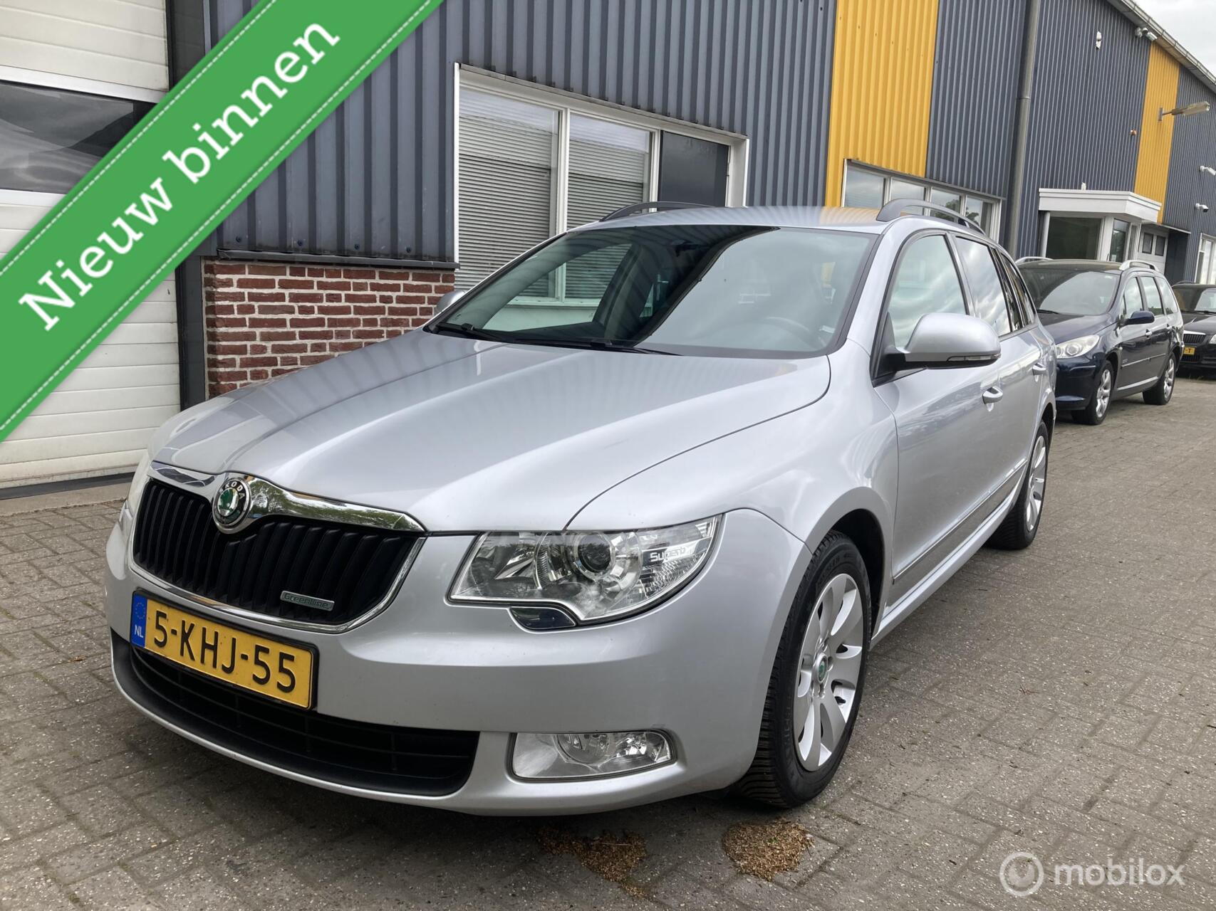 Skoda Superb 1.6 TDI Greenline Active Business Line 2013 - voorkant
