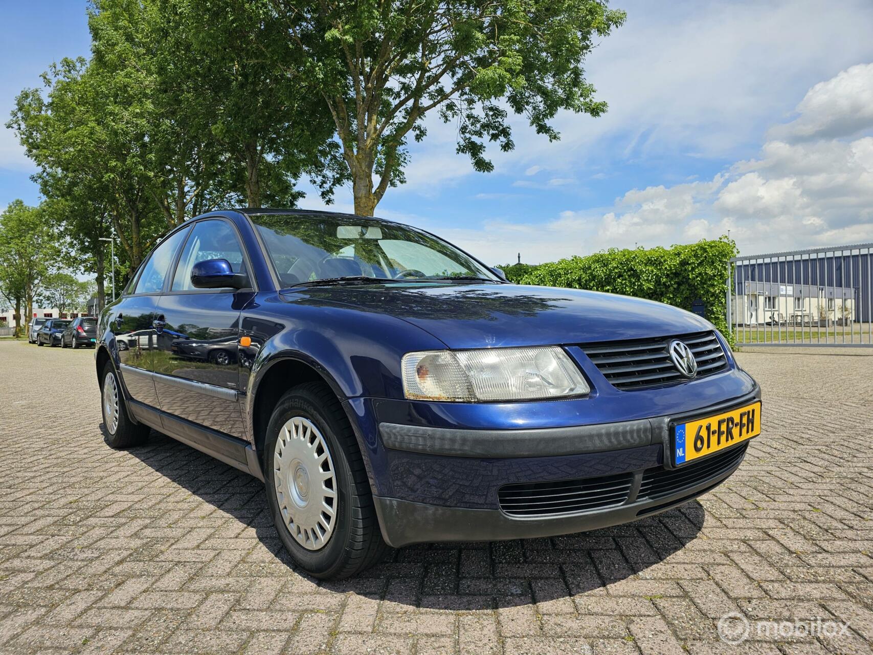 Volkswagen Passat 1.6 Comfortline Airco Nieuwe Apk! 2000 - voorkant