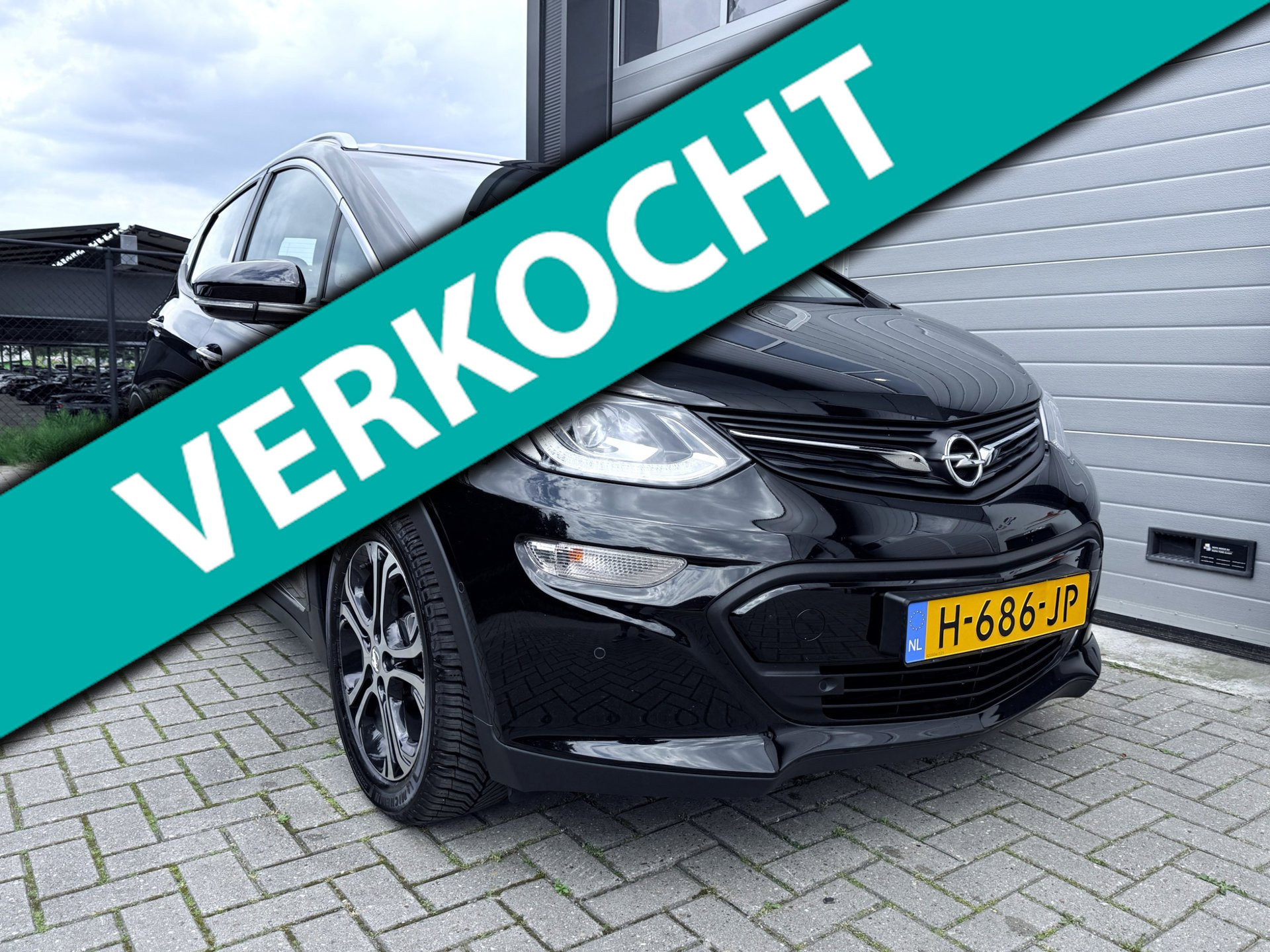 Opel Ampera-e Business Executive 60 kWh - Apple CarPlay / Android Auto - Lederen Bekleding - Stuur-/Stoelverwarming - Xenon 2020 - voorkant