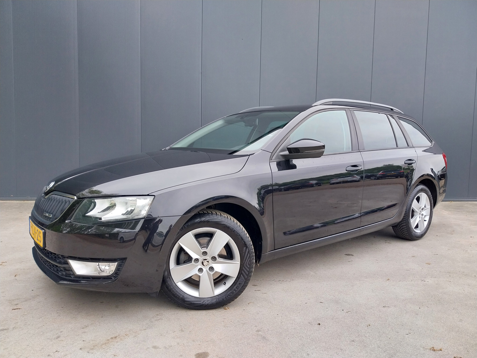 Skoda Octavia 1.6 TDI Greenline Businessline CRUISE ECC TREKHAAK NAVI 2014 - voorkant