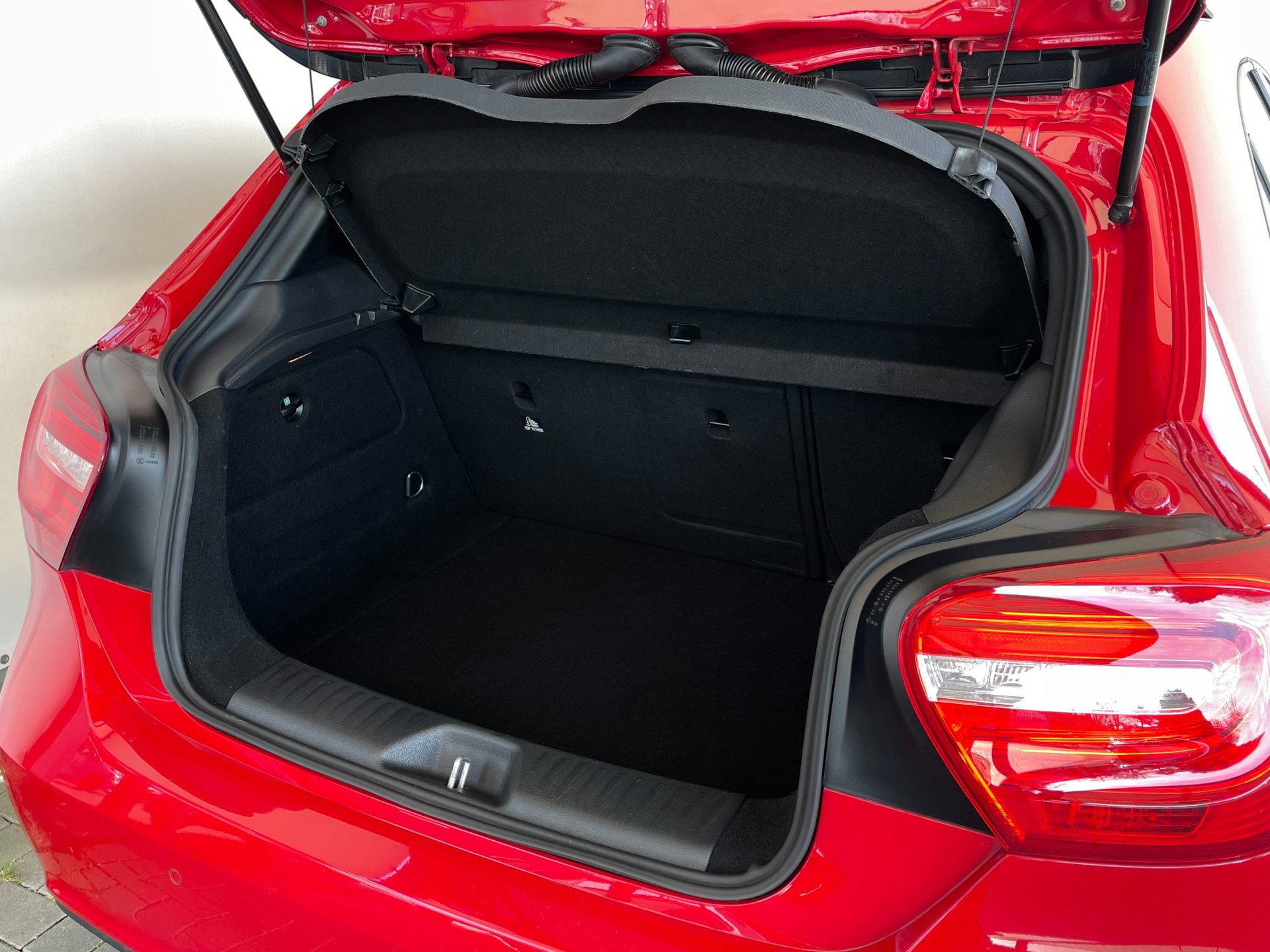 Foto van Mercedes-Benz A 200