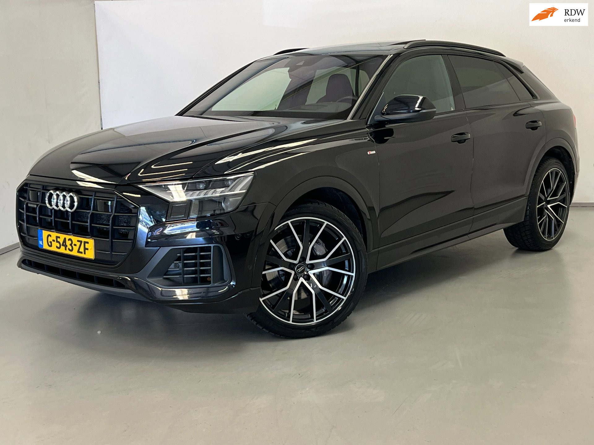 Foto van AUDI Q8