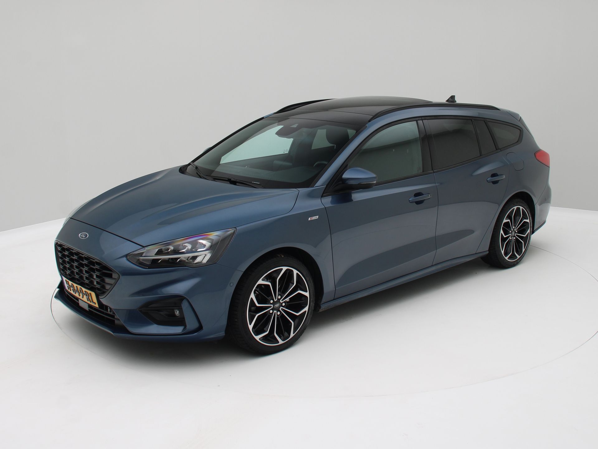 Ford Focus 1.5 EcoBoost ST Line Business 2020 - voorkant