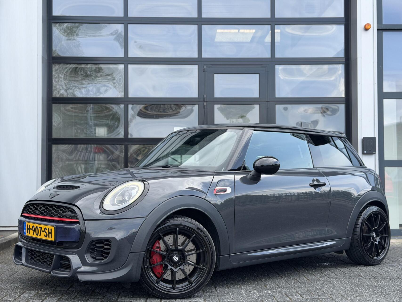 Foto van MINI JOHN COOPER WORKS