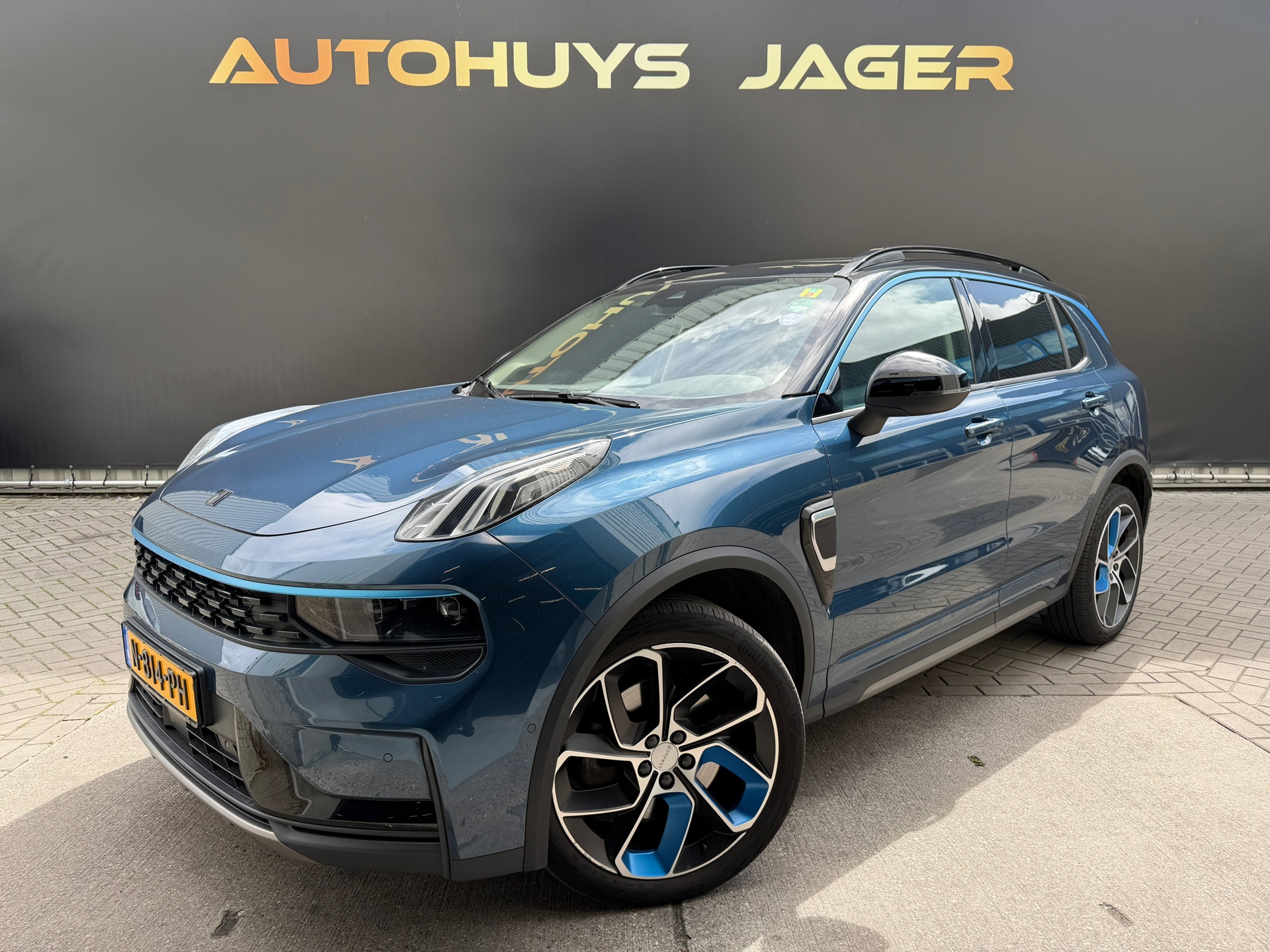 Foto van LYNK&CO LYNK & CO 01