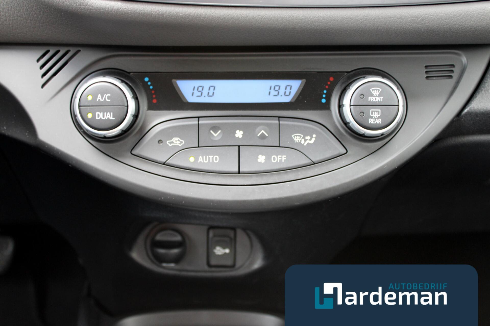 Foto van Toyota Toyota Yaris Hybrid