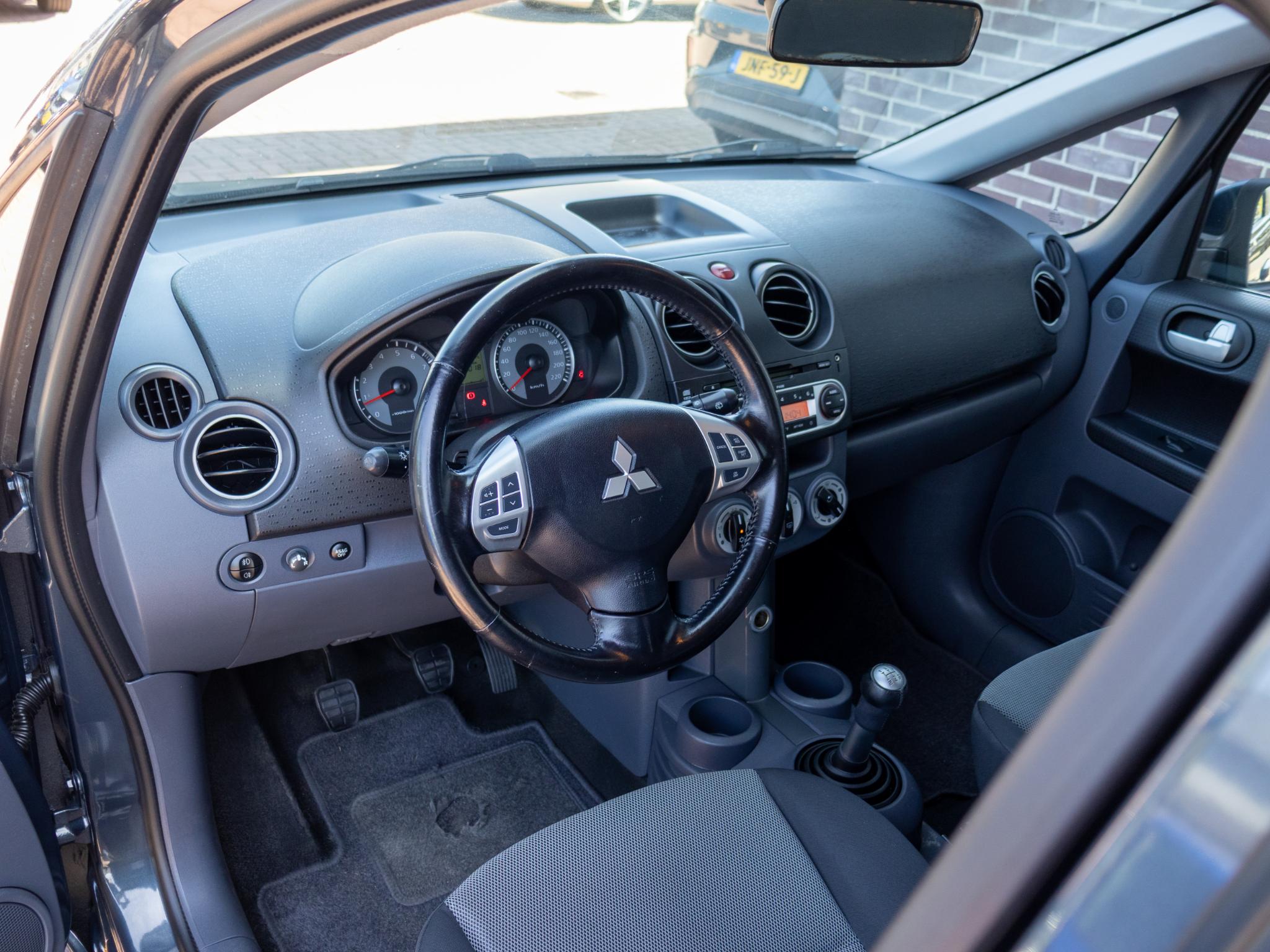 Foto van Mitsubishi Mitsubishi Colt
