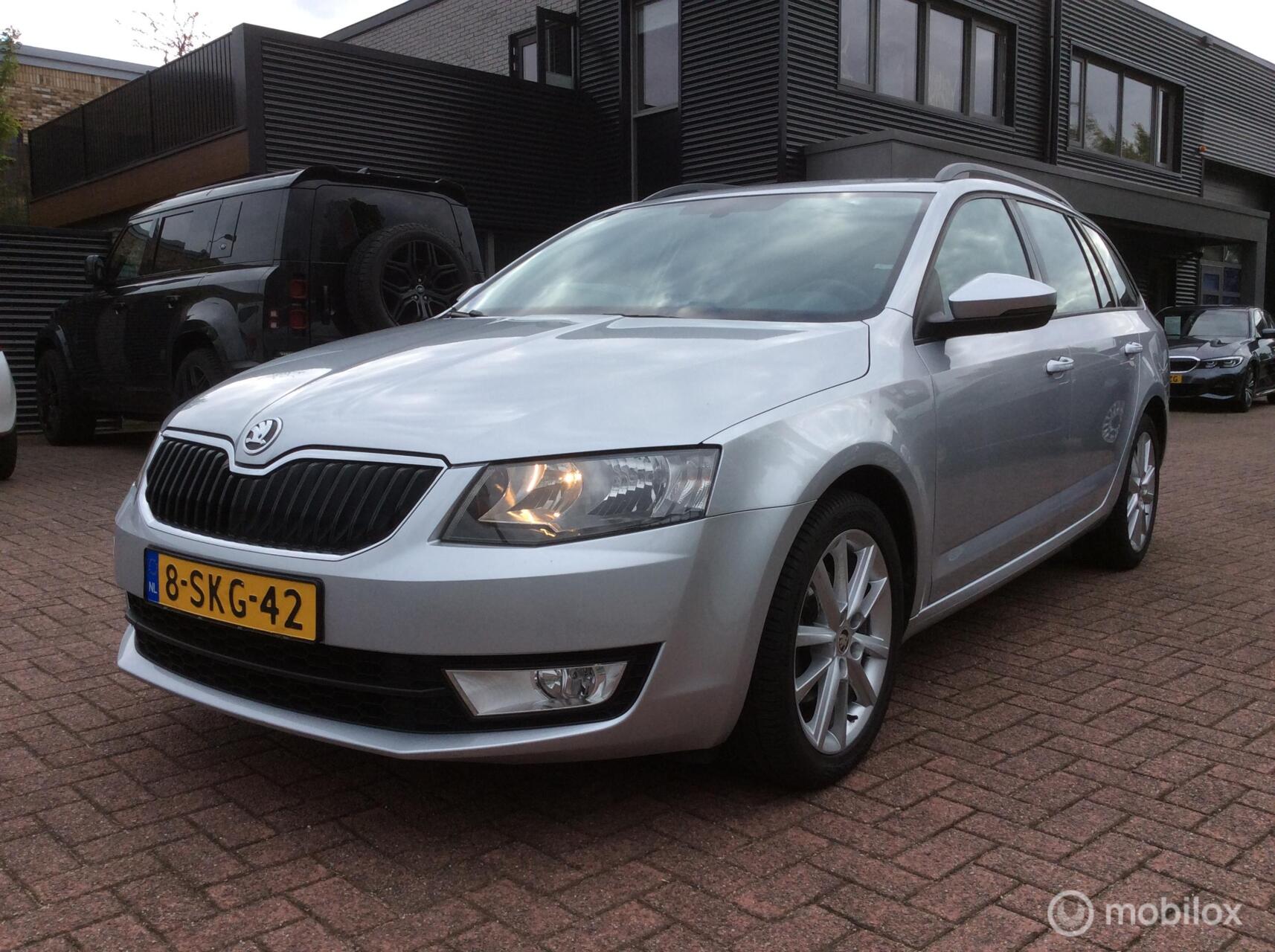 Skoda Octavia 1.2 TSI Greentech Ambition Businessline Nap 2013 - voorkant