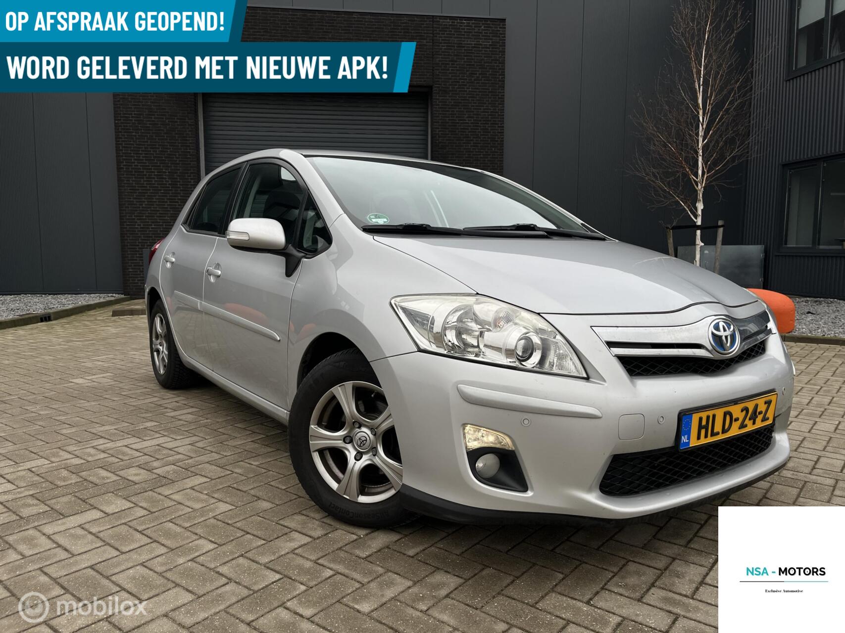 Toyota Toyota Auris 1.8 Full Hybrid Executive 2010 - voorkant