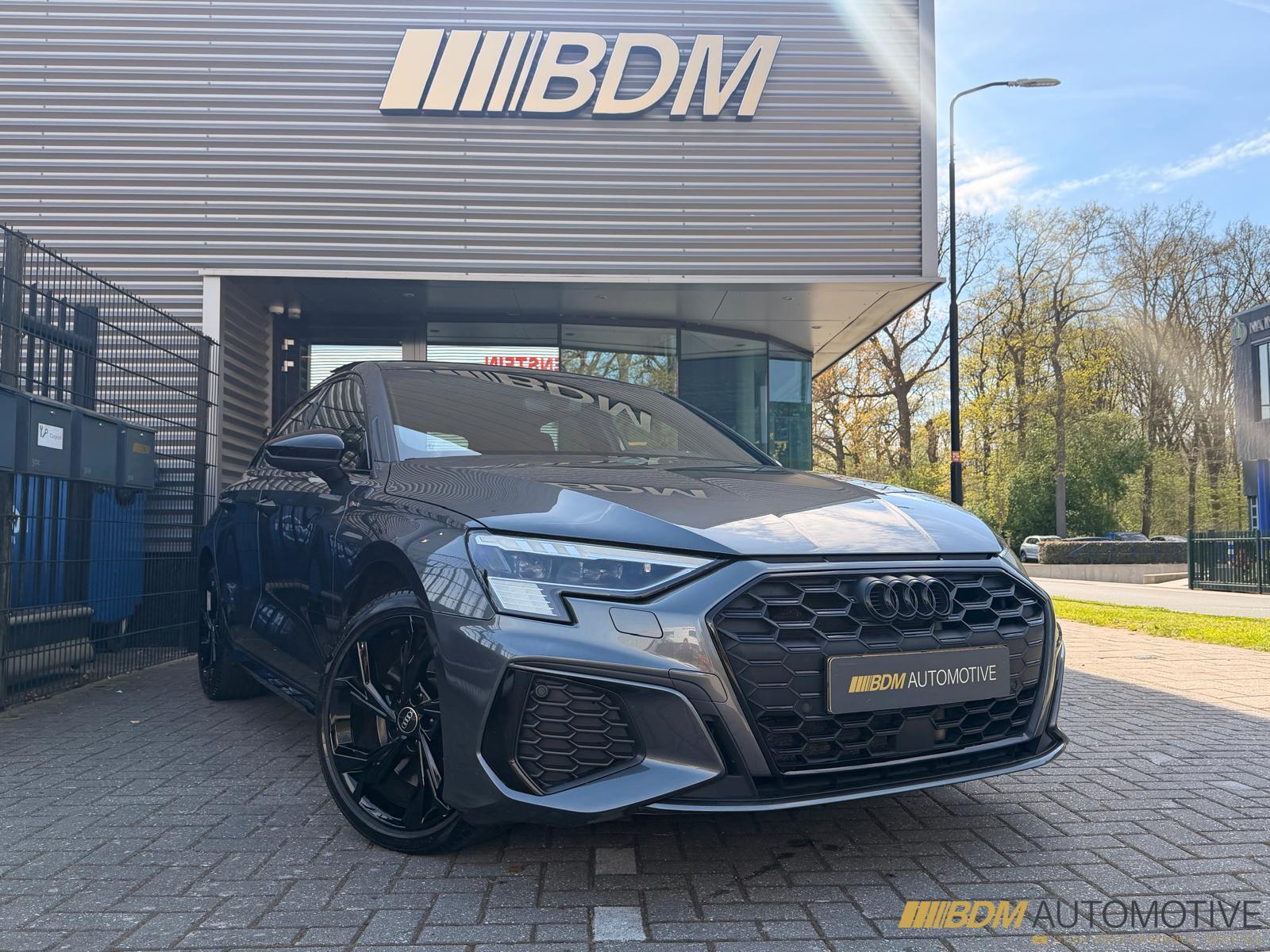 Audi A3 45 TFSIe 45 TFSI e S edition Competition 2023 - voorkant