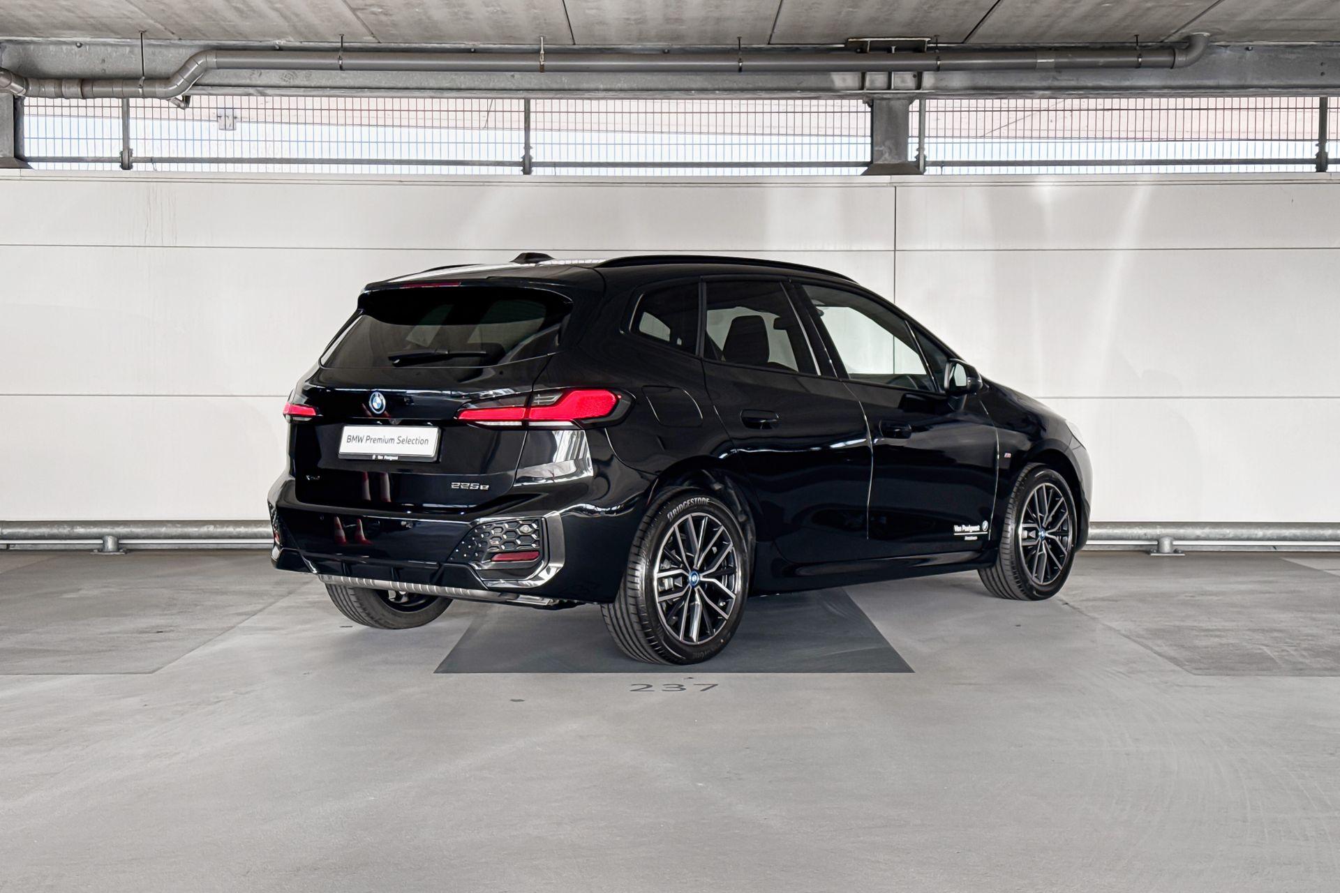 Foto van BMW 225e xDrive Active Tourer