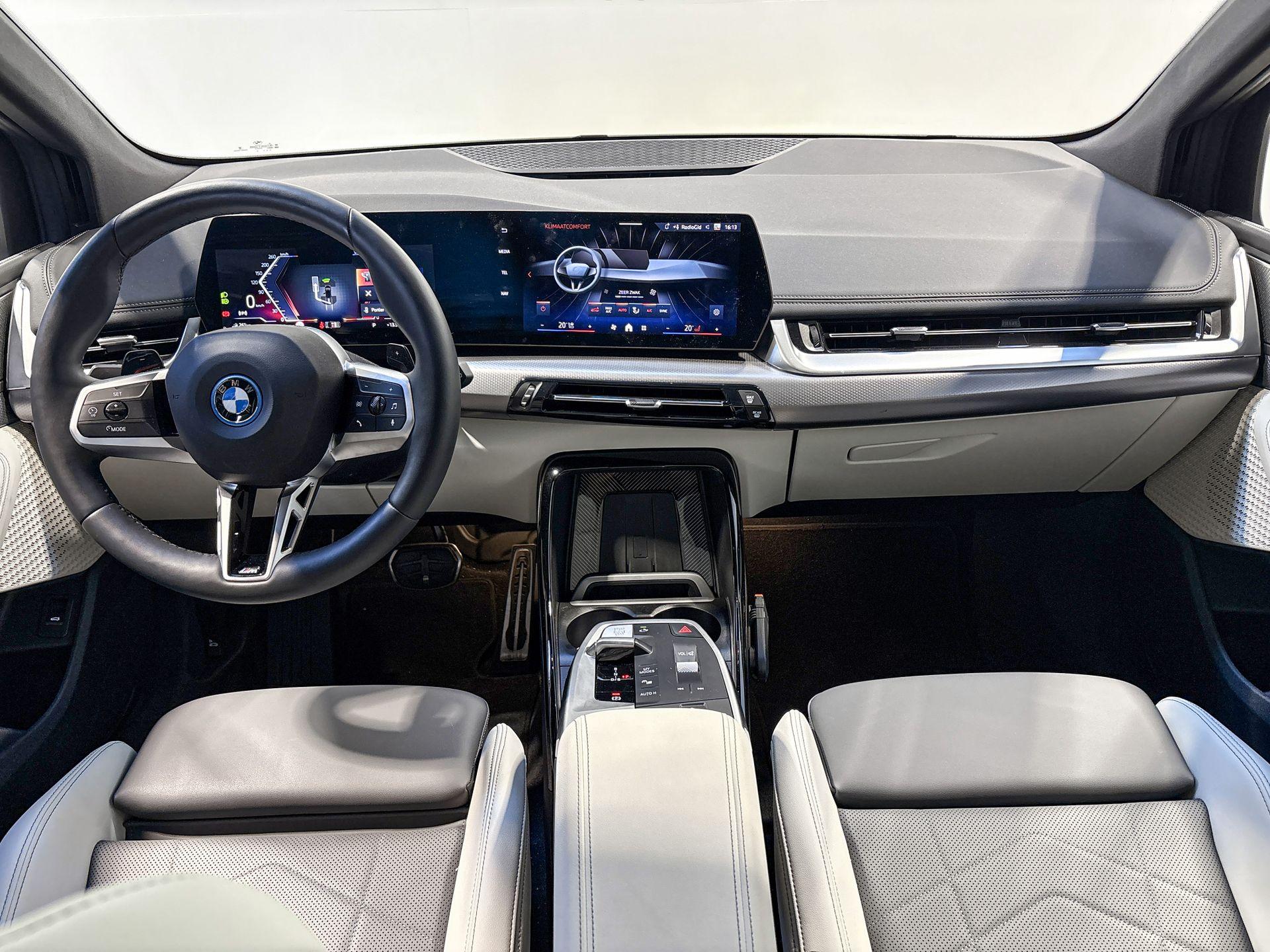 Foto van BMW 225e xDrive Active Tourer