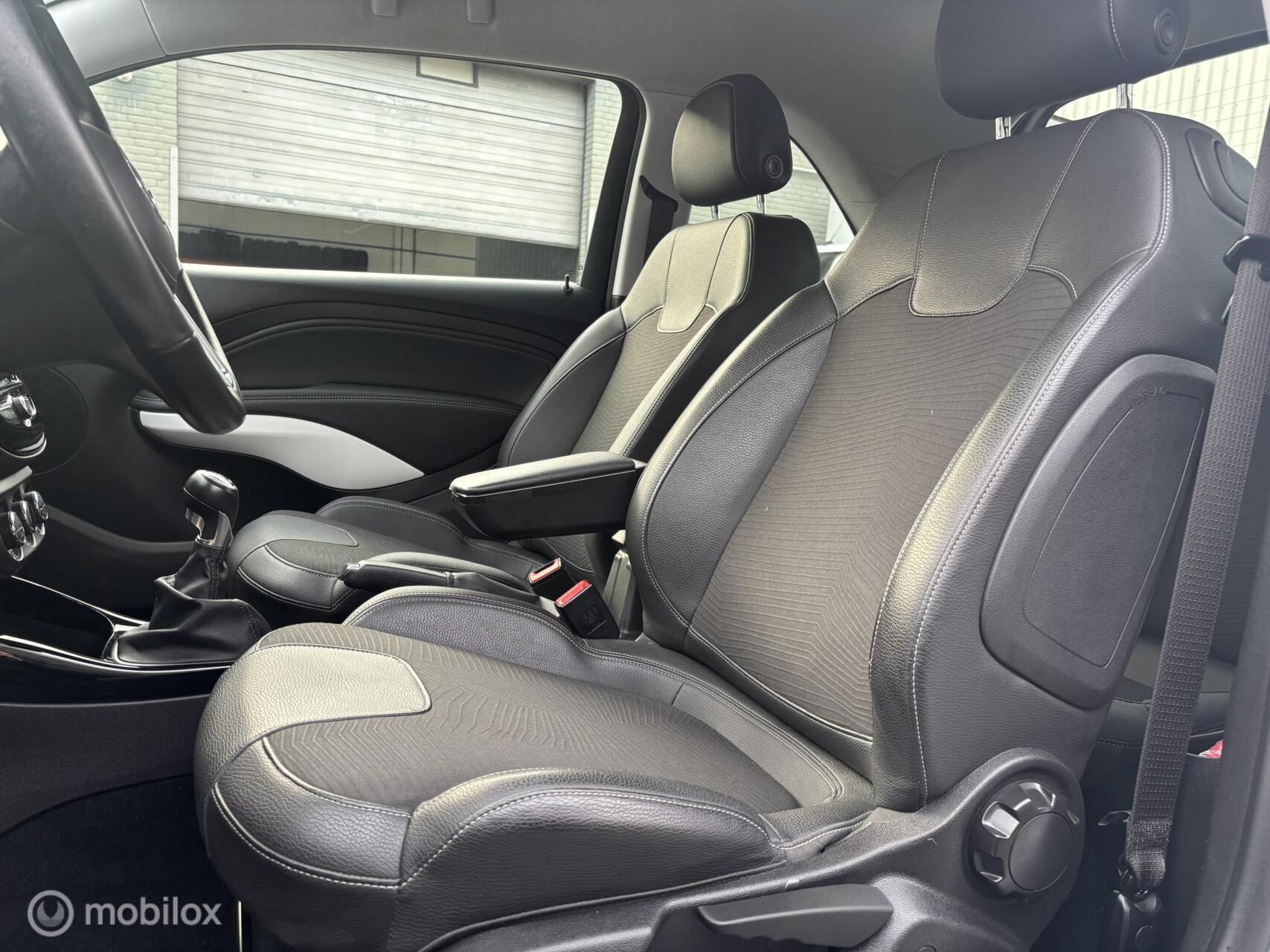 Foto van Opel Adam
