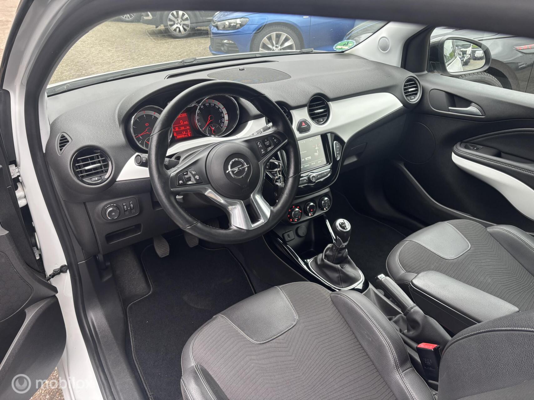 Foto van Opel Adam