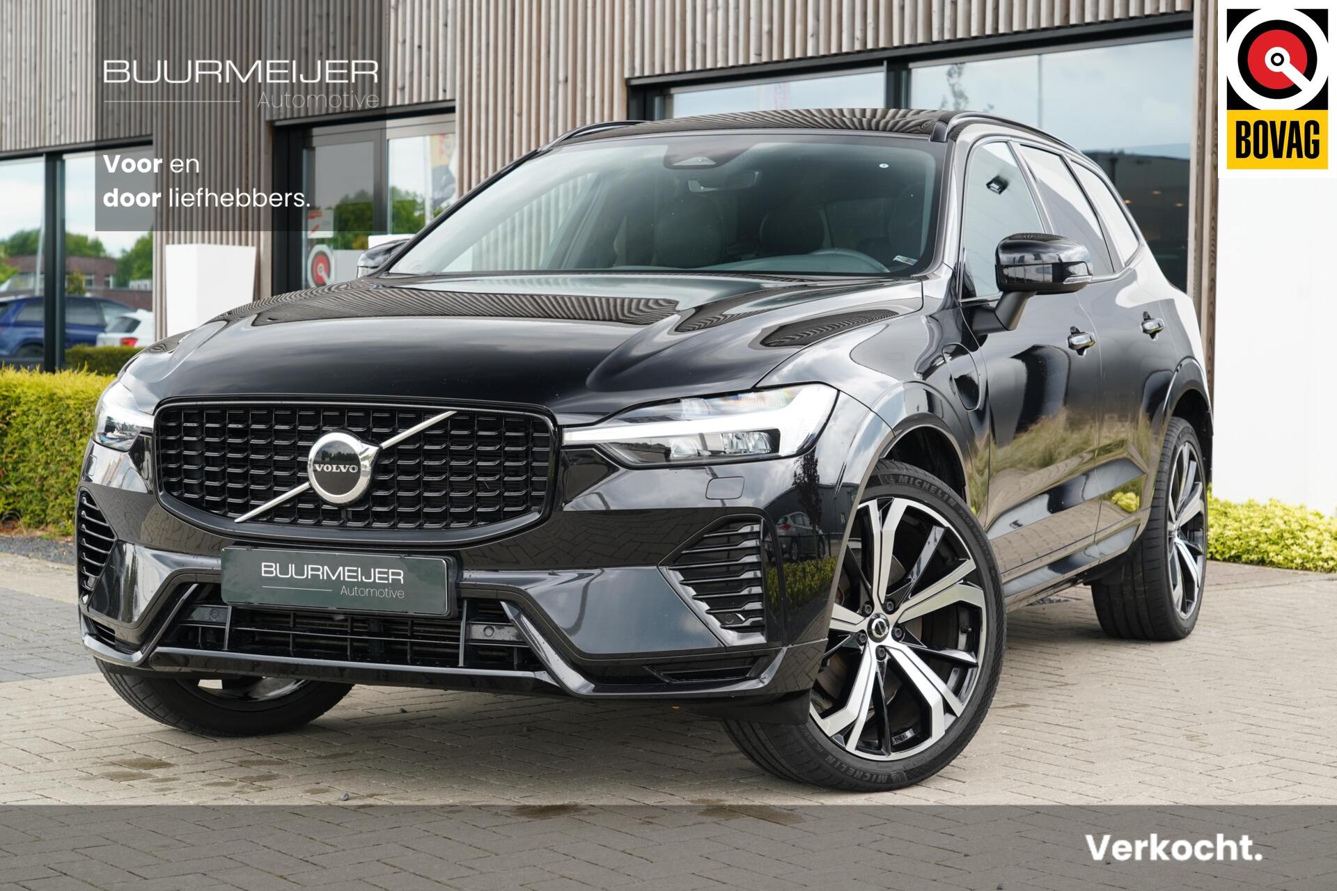 Volvo Xc60 T6 Plug-in hybrid AWD Plus Dark Long range | Trekhaak | Zitverhogers | Adaptieve cruise control | Panoramisch schuif/kanteldak | Keyless | Sportstoelen | Stoel en stuurwiel verwarming | 21 inch | 2023 - voorkant