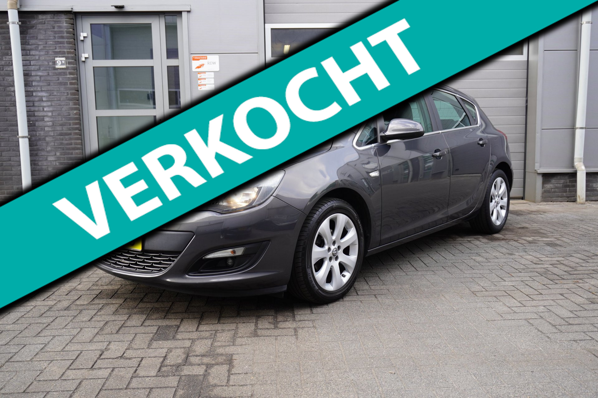 Opel Astra 1.4 Turbo Blitz 2014 - voorkant