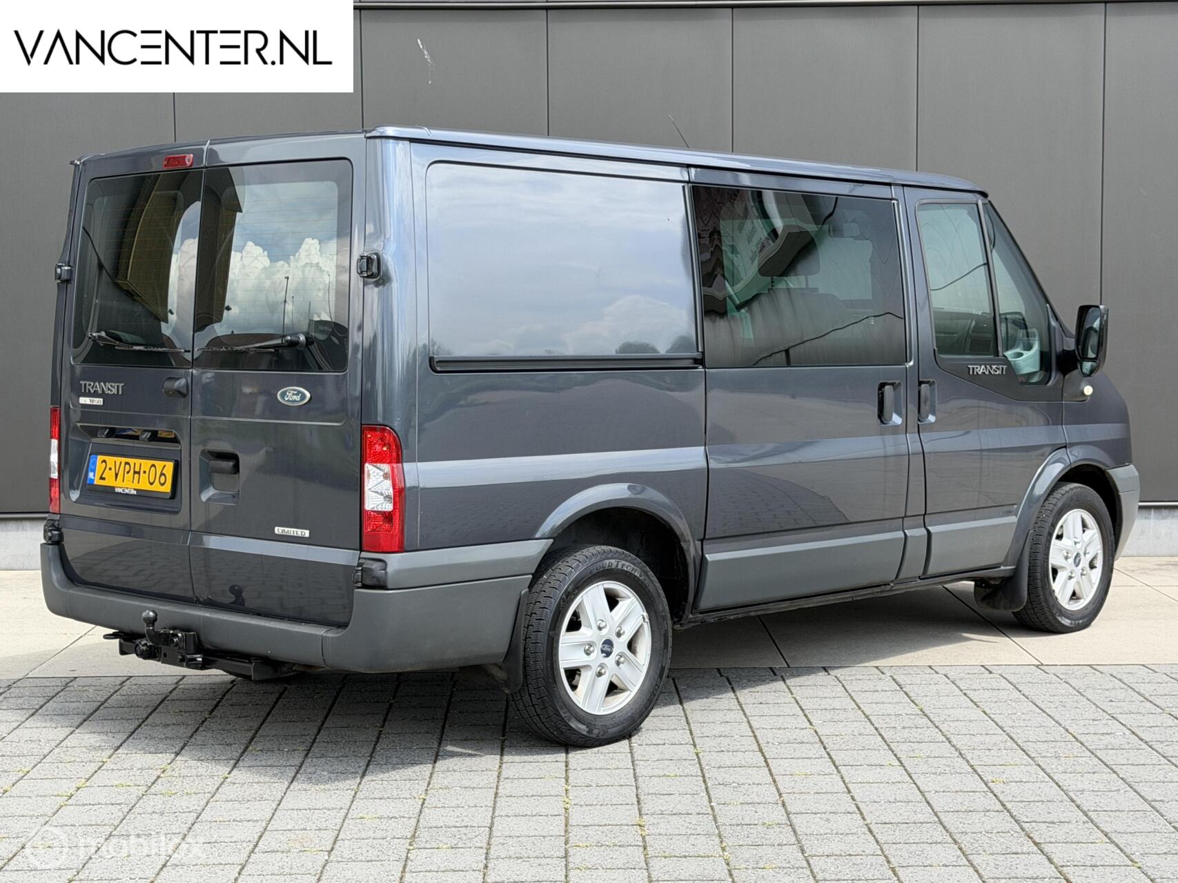 Foto van Ford Transit 260s DC 115dpf 4.36