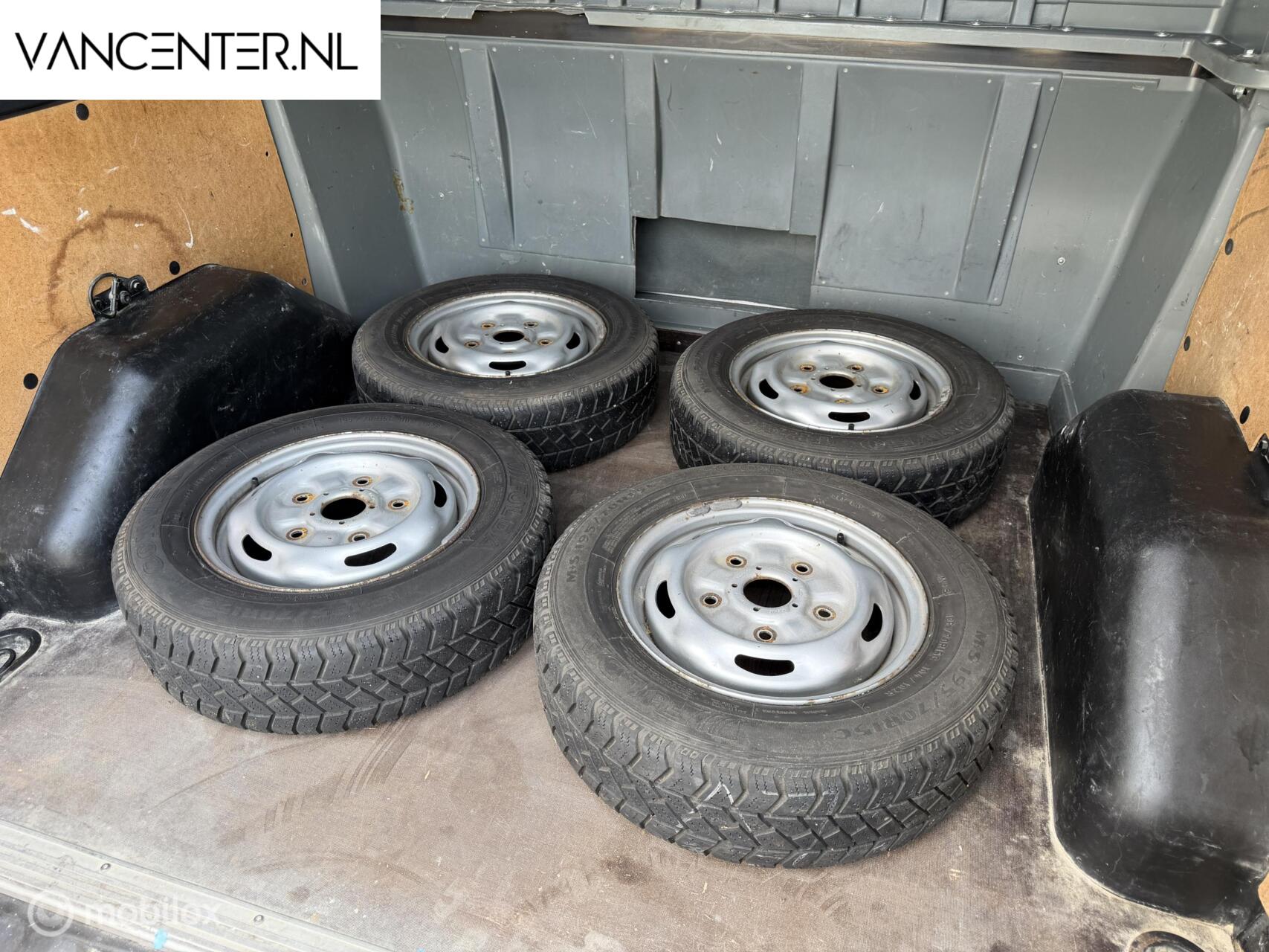 Foto van Ford Transit 260s DC 115dpf 4.36