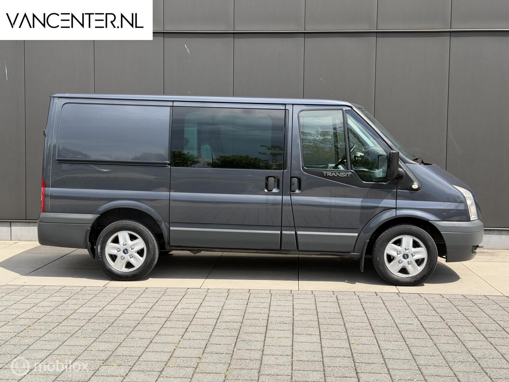 Foto van Ford Transit 260s DC 115dpf 4.36