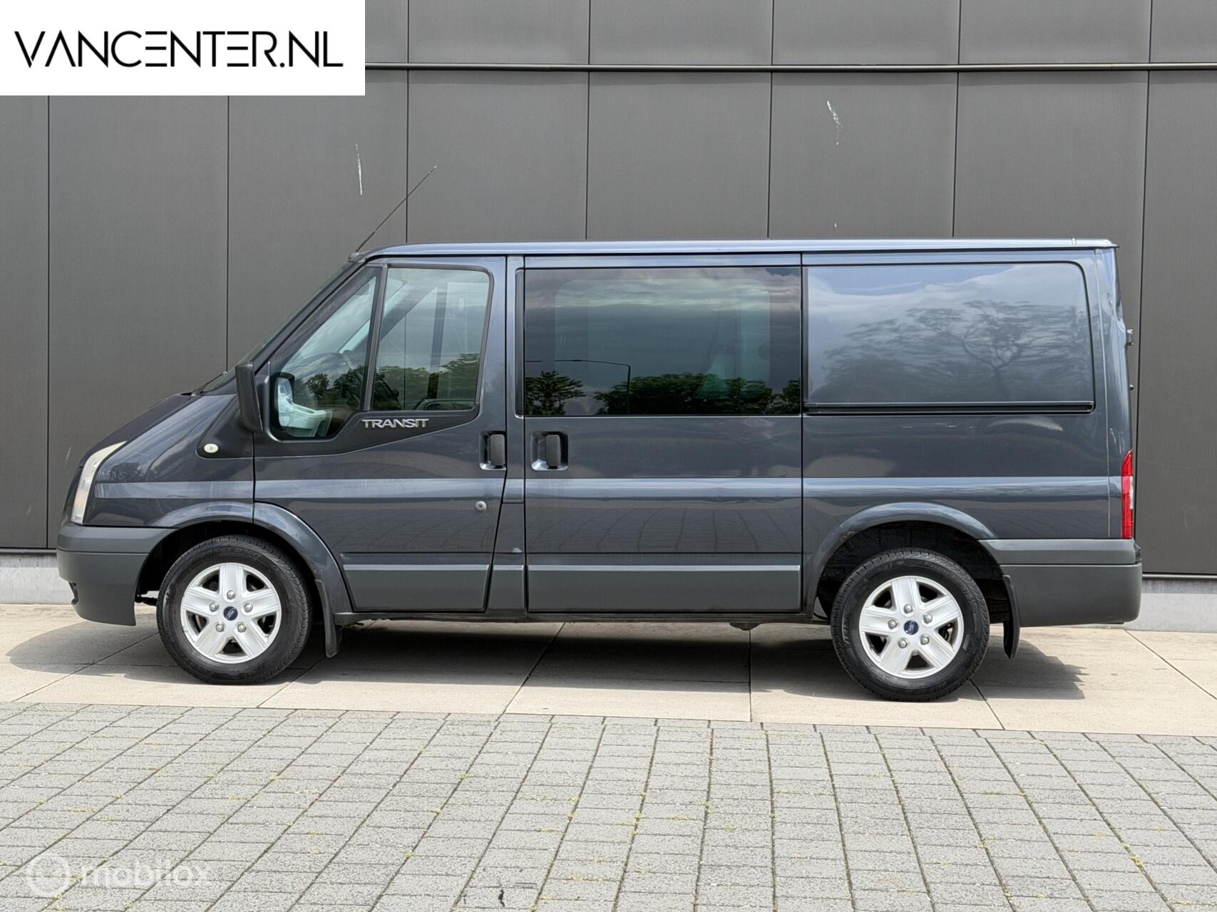 Foto van Ford Transit 260s DC 115dpf 4.36