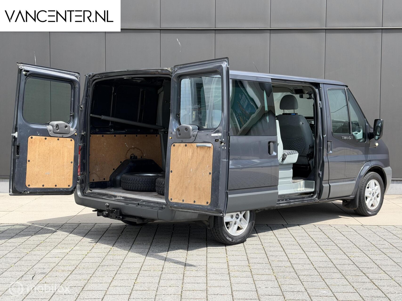 Foto van Ford Transit 260s DC 115dpf 4.36