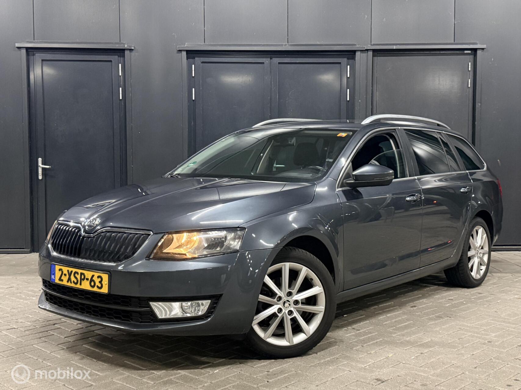 Skoda Octavia 1.4 TSI nieuwe beurt|AUT|halfleer|NAP 2014 - voorkant