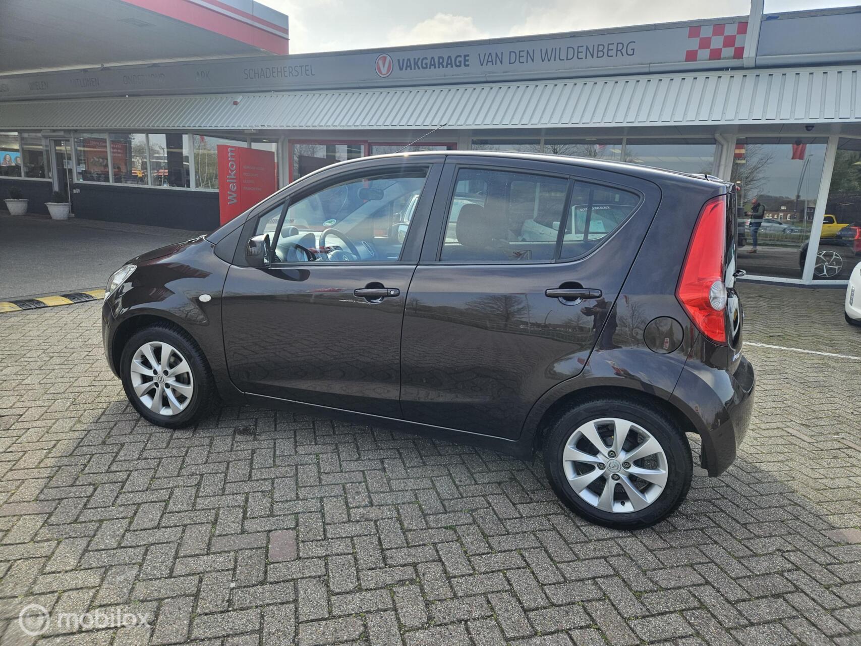 Foto van Opel Agila