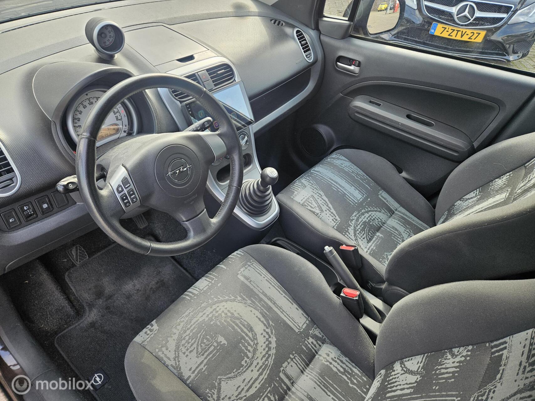 Foto van Opel Agila